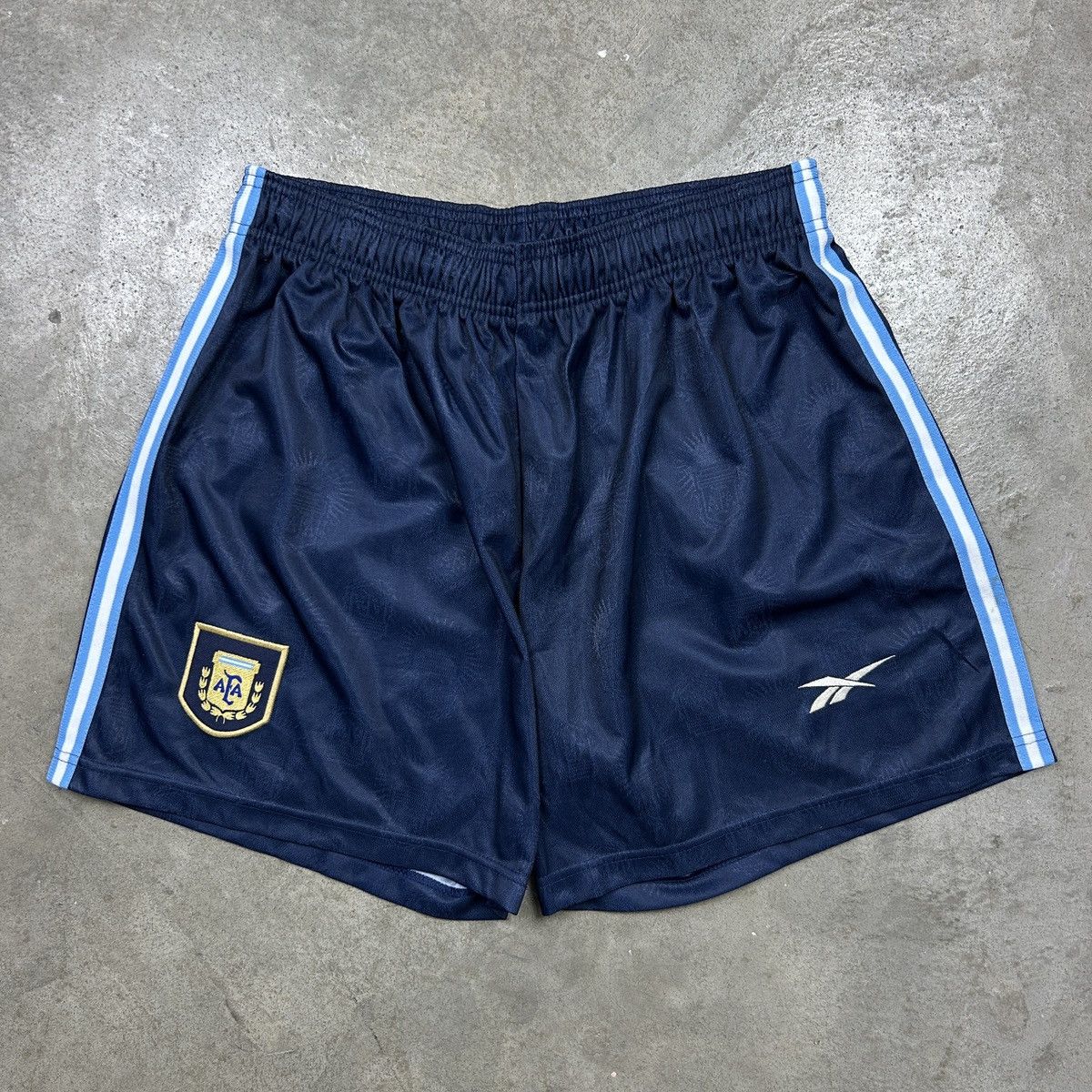 Reebok 1998 reebok argentina all over print shorts Size US 32 / EU 48 - 5 Thumbnail
