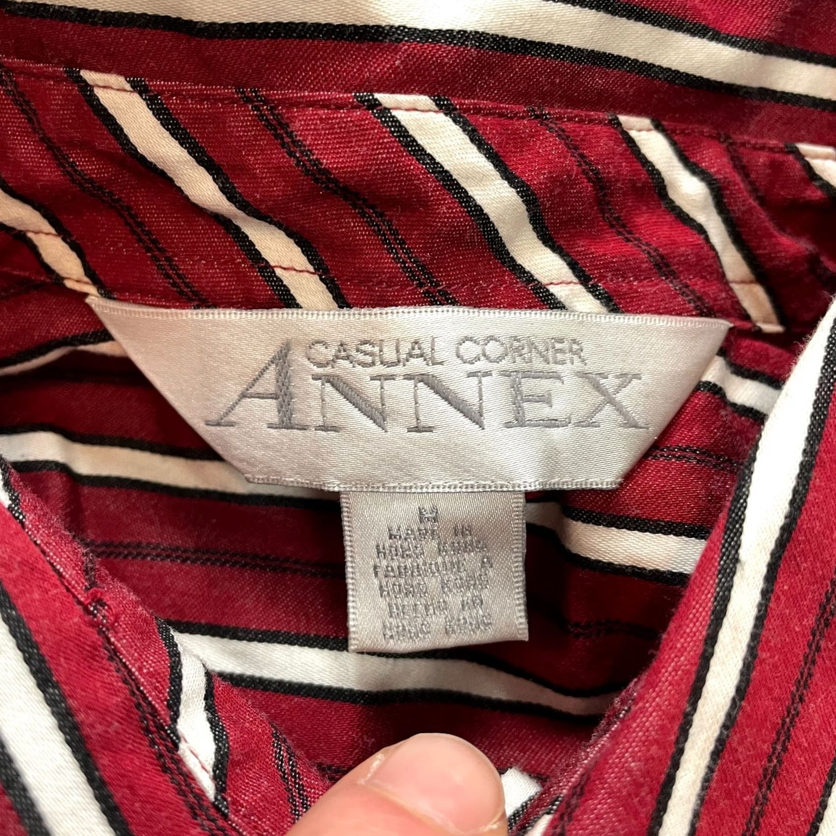 Vintage VINTAGE? No—[Original does not indicate vintage] Title: Casual Corner Annex Button Up Blouse Top Womens Medium Red Striped Long Sleeve Size M / US 6-8 / IT 42-44 - 3 Thumbnail
