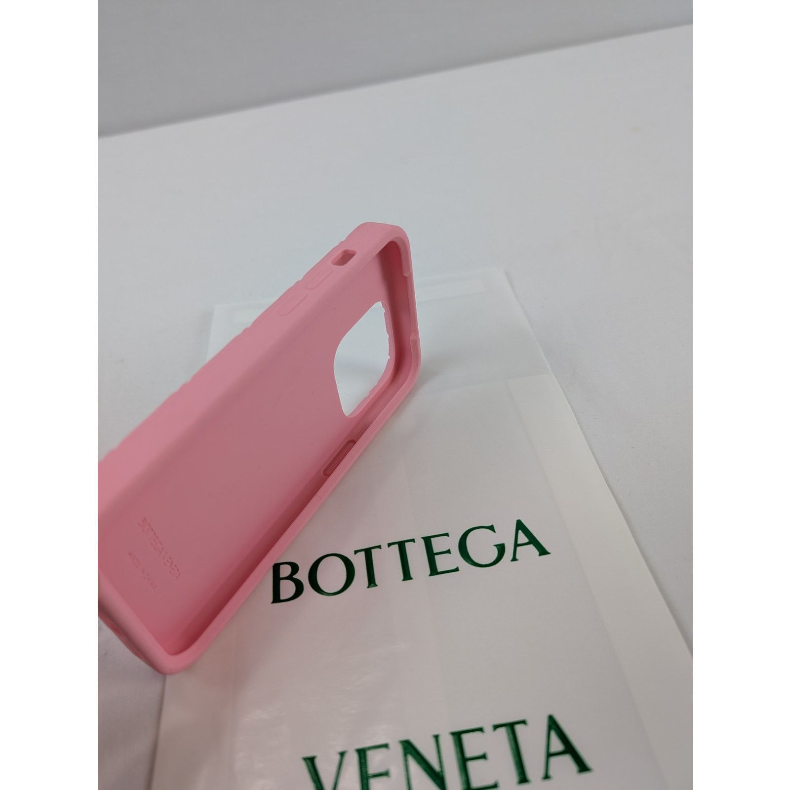 Bottega Veneta o1rshd1 Size: OS / i Phone iPhone 14 pro Cover Case in Pink Size ONE SIZE - 9 Thumbnail
