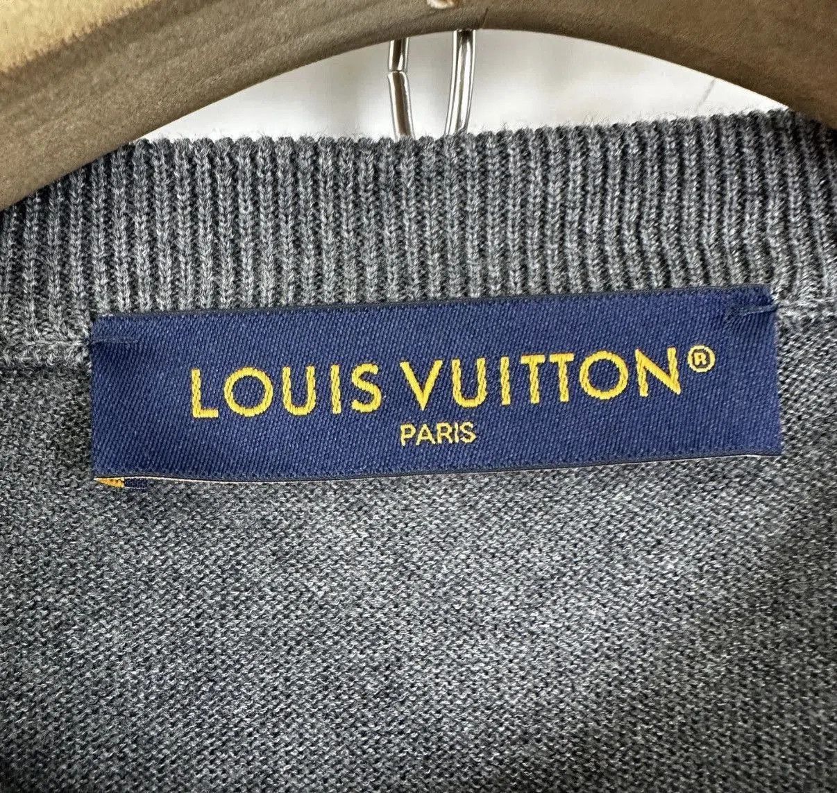 Louis Vuitton Gray Short Sleeve Graphic Tee Size S. Size US S / EU 44-46 / 1 - 4 Thumbnail