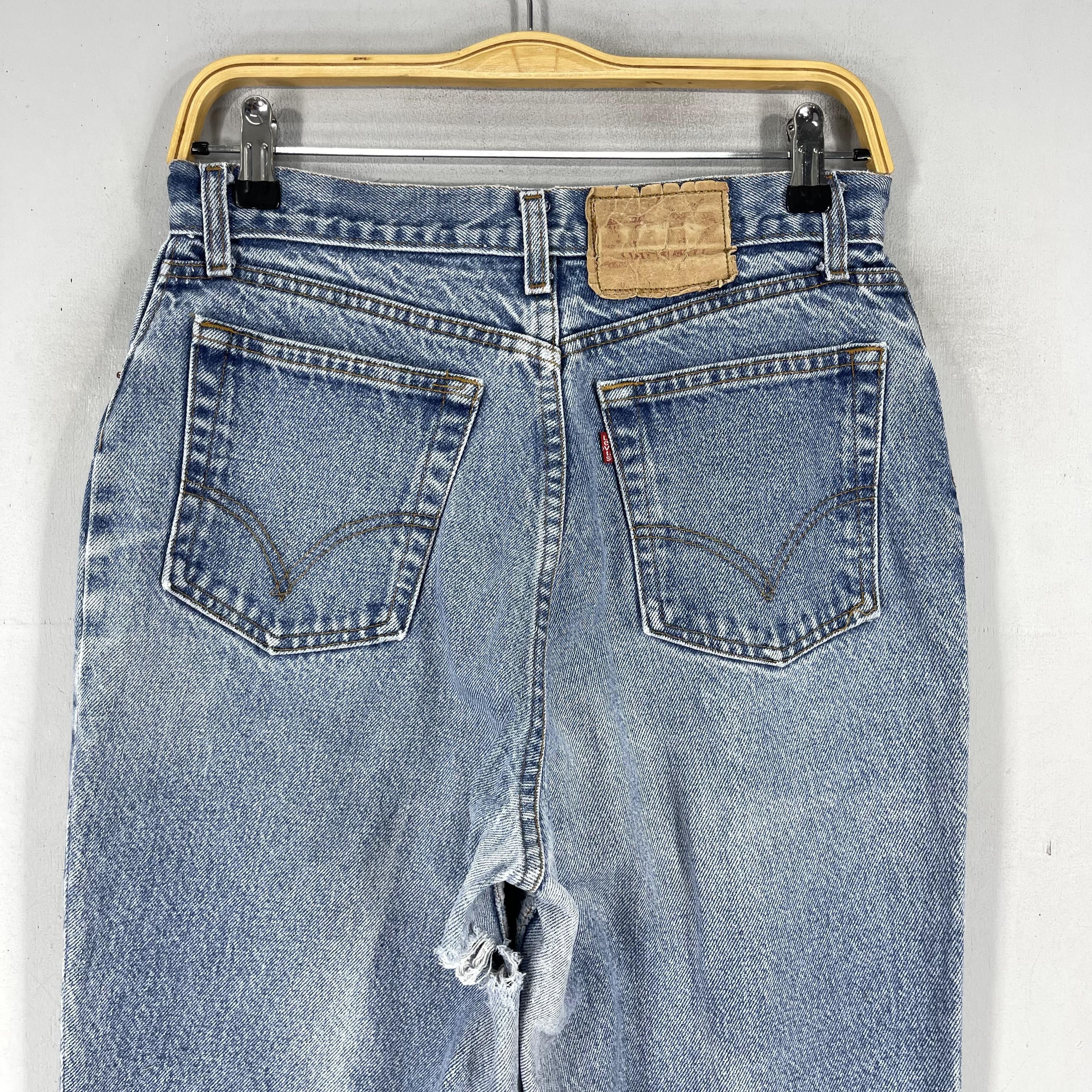 Levi's × Vintage Size 28 Vintage Levis 505 Distressed Medium Wash Jeans Size US 28 / EU 44 - 7 Thumbnail