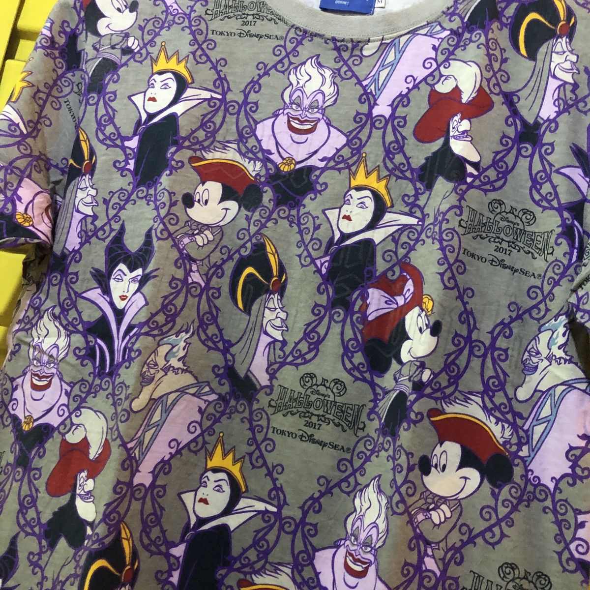 Disney Disney Villain tokyo disneyland Size US M / EU 48-50 / 2 - 2 Thumbnail