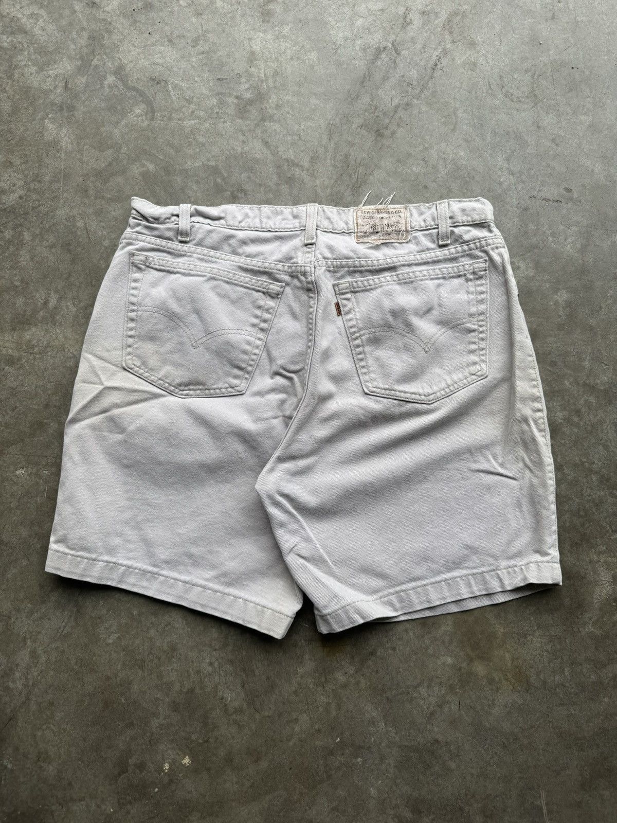 Levi's Vintage 90’s/2000’s Levi’s 545 Whote Distressed Jorts Size US 36 / EU 52 - 1 Thumbnail