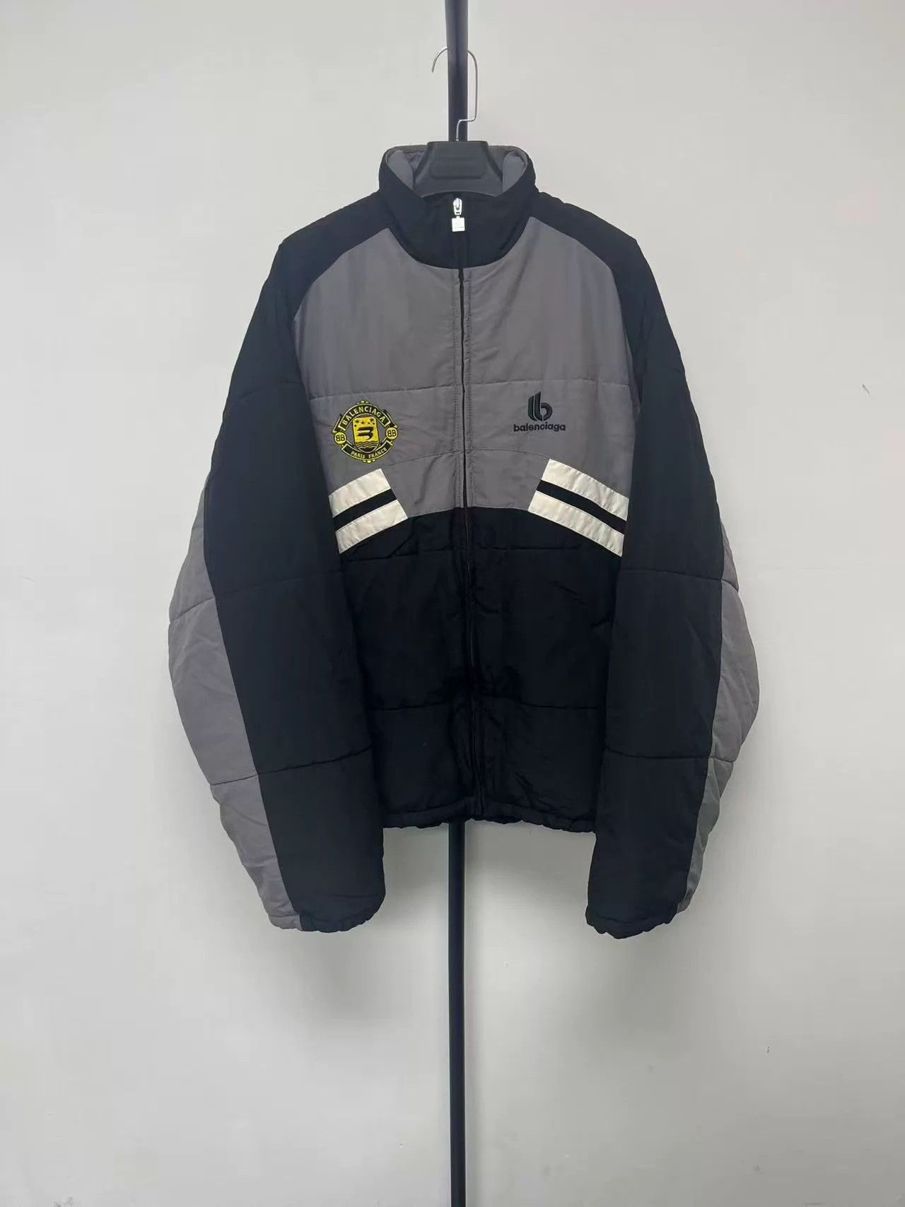 Balenciaga Balenciaga Grey Logo Zip-Up Long Sleeve Jacket Men's S Size US S / EU 44-46 / 1 - 1 Thumbnail