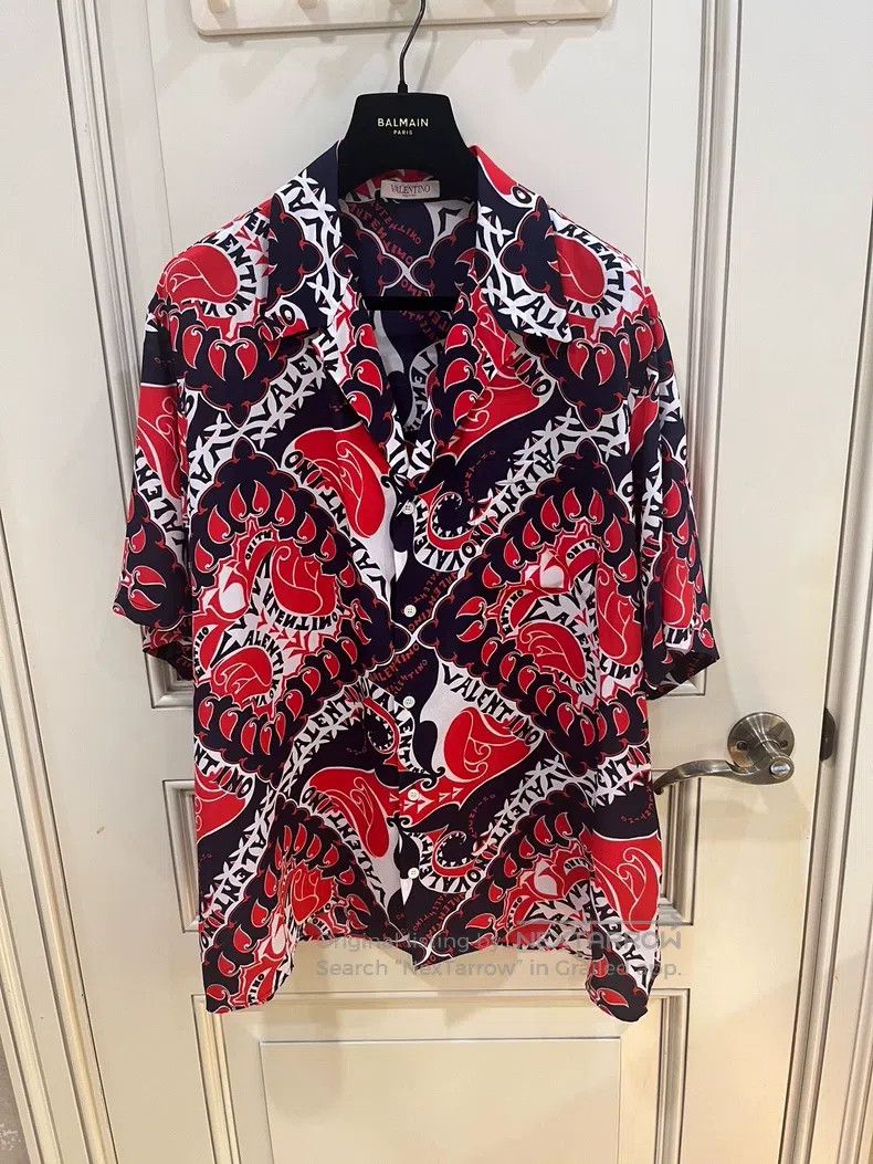 Valentino Valentino A classic printed silk shirt Size US S / EU 44-46 / 1 - 3 Thumbnail