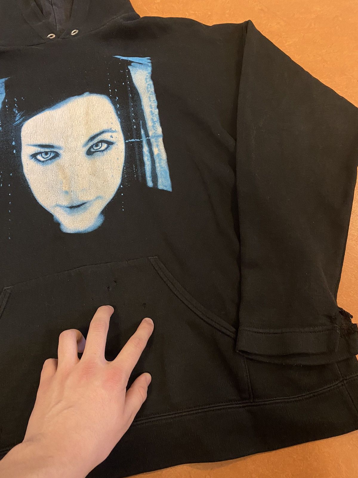 Band Tees × Vintage Vintage y2k Evanescence Fallen Album Sweatshirt Hoodie Size US L / EU 52-54 / 3 - 4 Thumbnail