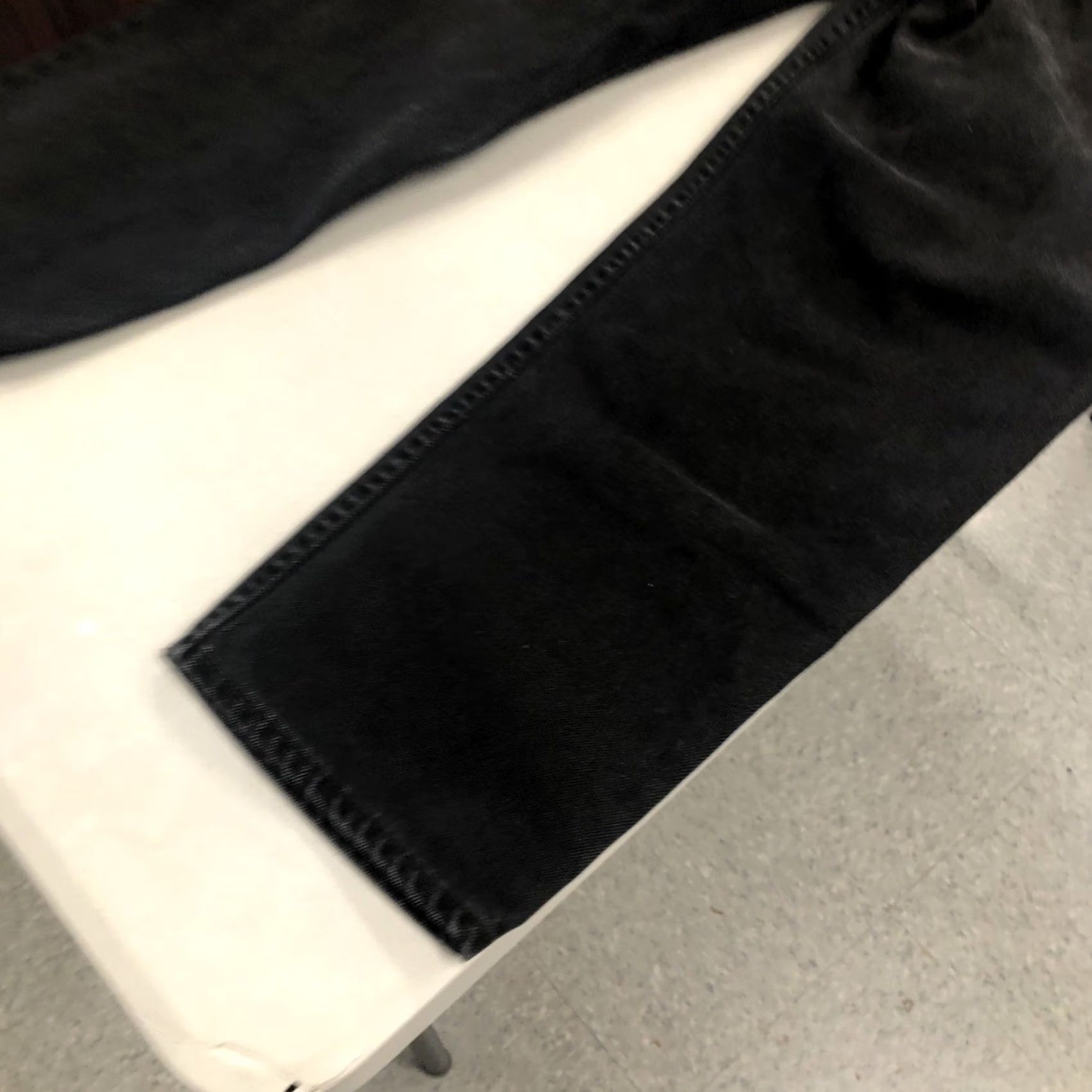 Levi's Levi's Jeans 550 37x28 Black Relaxed Straight 100% Cotton Denim Mens Regular Waist 37 Inseam 28 - Dark Wash Vintage No Size US 37 - 4 Thumbnail
