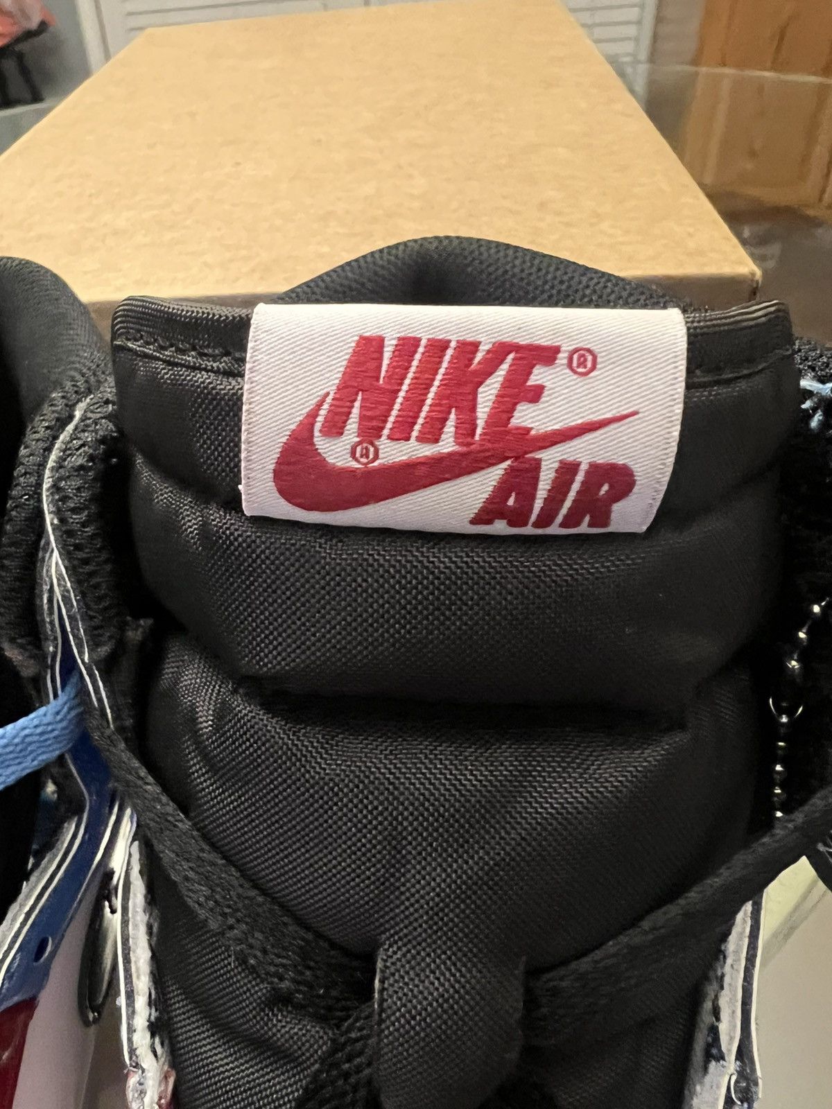 Jordan Brand Jordan 1 Retro High Fearless 2019 Size US 9.5 / EU 42-43 - 5 Thumbnail