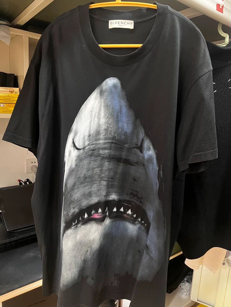 Vintage Shark Print Short Sleeve T-shirt - dmc Size US S / EU 44-46 / 1 - 1 Thumbnail