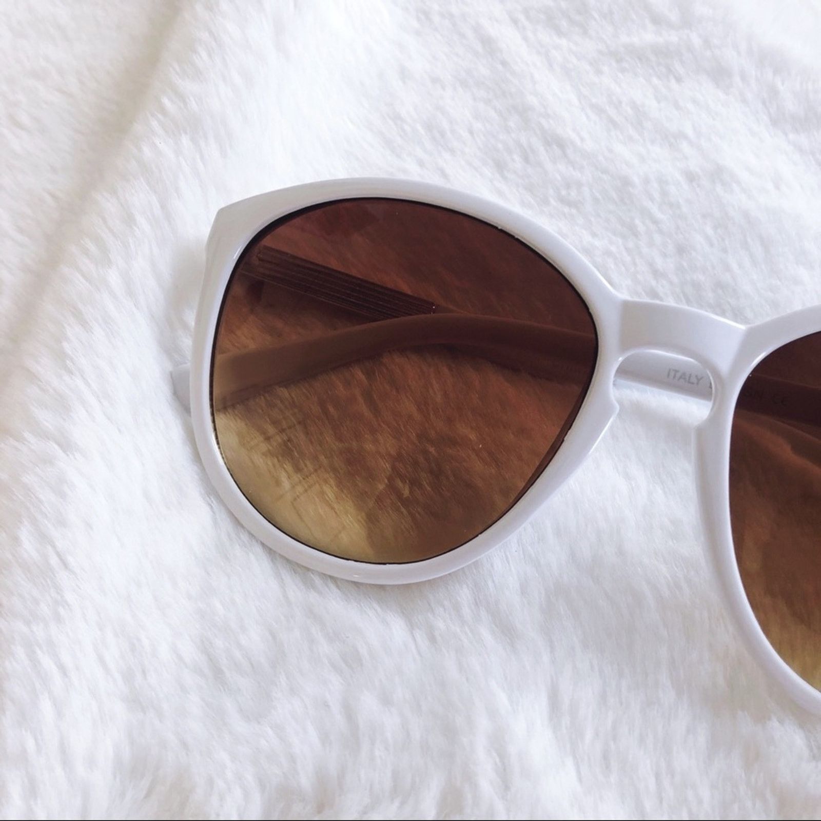 Other Celia White Cat Eye Full Rim Sunglasses Size ONE SIZE - 2 Thumbnail