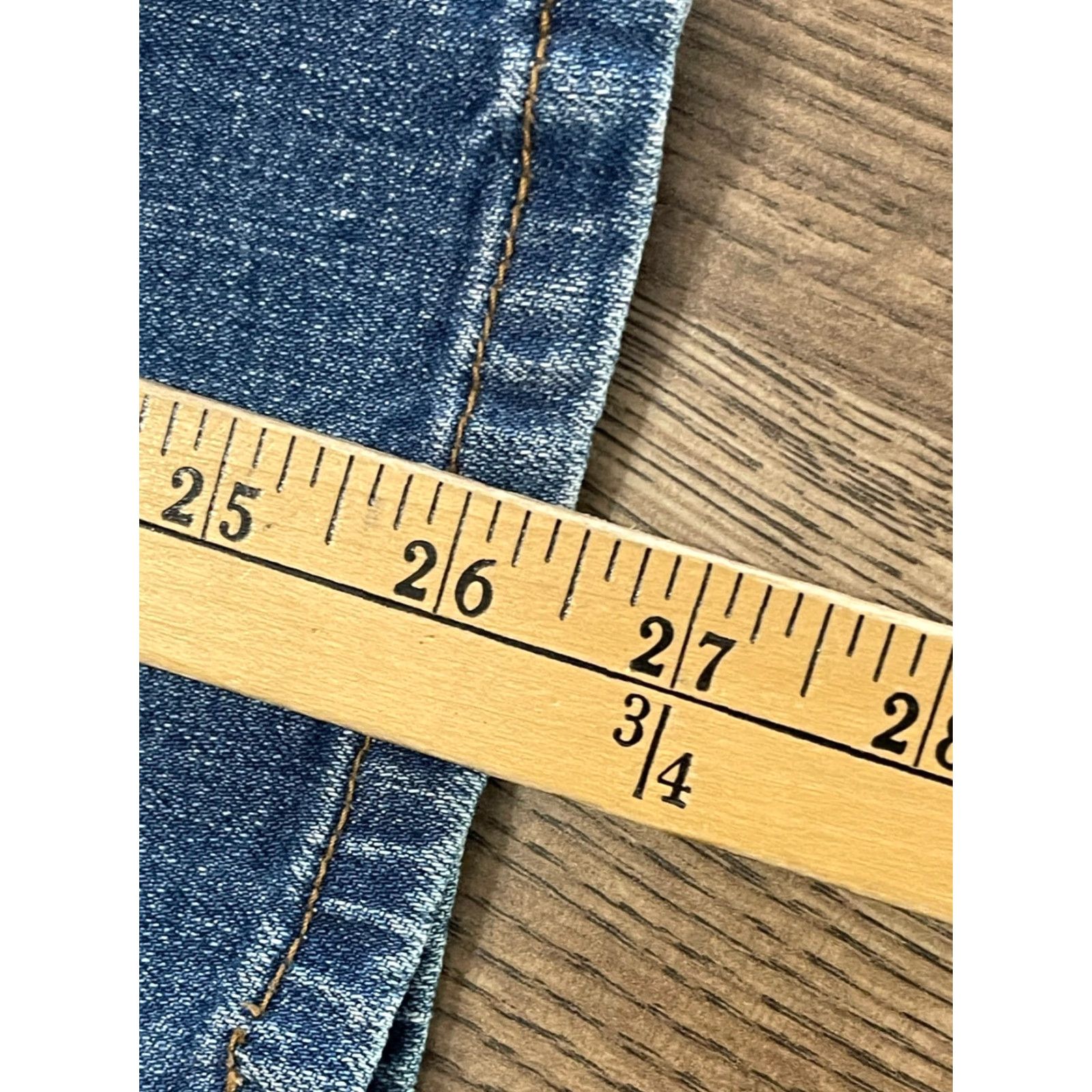 CO Liz & Co Jeans, Women's Petite 6 Capri Denim Stretch Blue, 28 in Waist, Inseam 18, Regular fit, 6P, Blue Denim Capri Jeans, Womens, Liz & Co Size 28" / US 6 / IT 42 - 5 Thumbnail