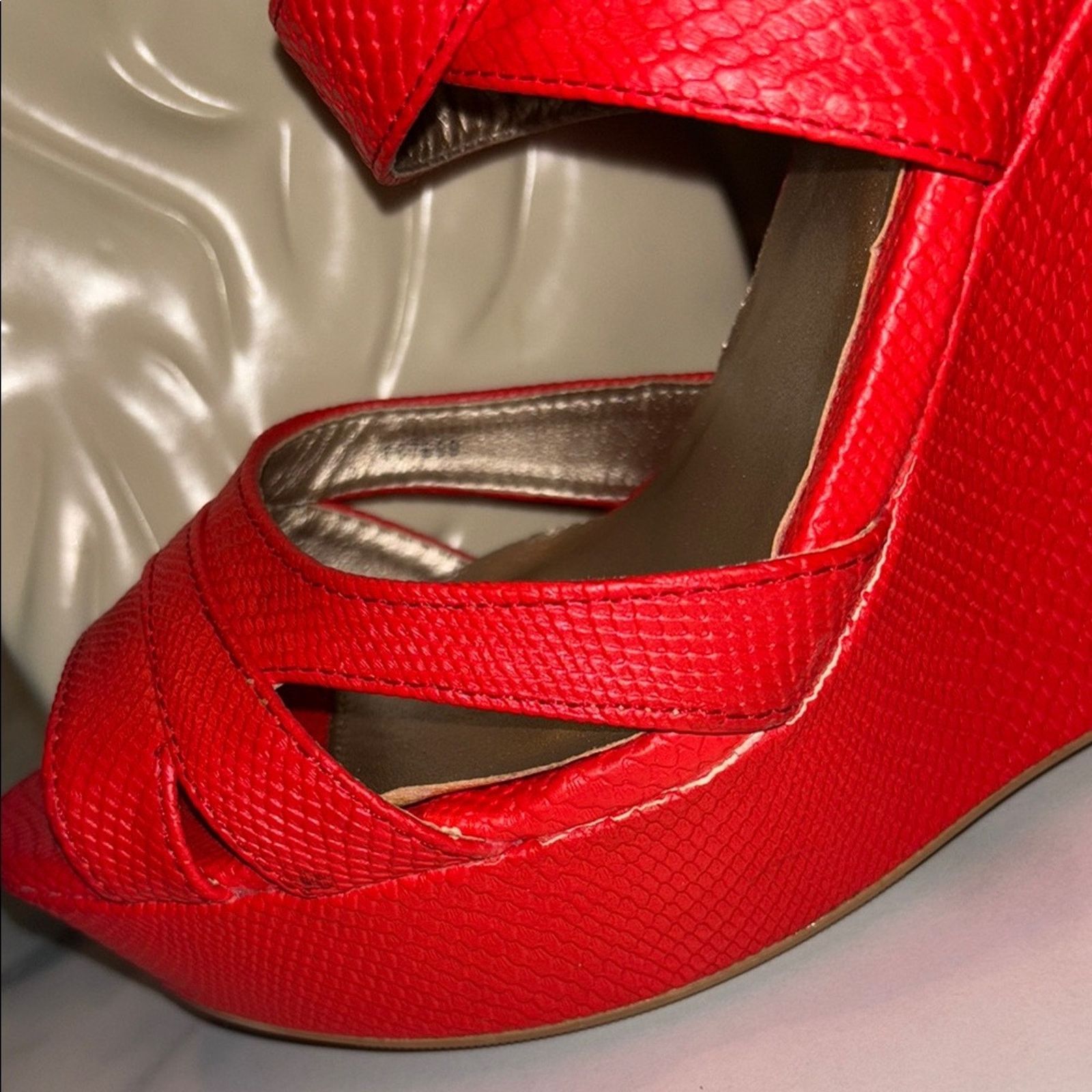The Unbranded Brand Charlotte Russe Vibrant Red Wedge Sandals Size 10 Size US 10 / IT 40 - 4 Thumbnail