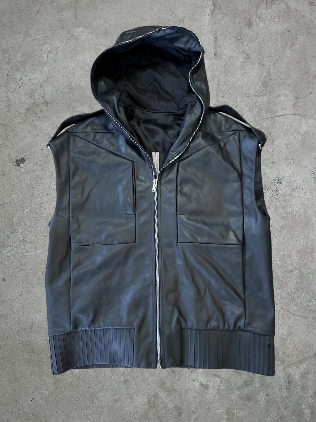 Rick Owens SS/24 Rick Owens Runway Sleeveless Leather Jacket Size US L / EU 52-54 / 3 - 1 Thumbnail