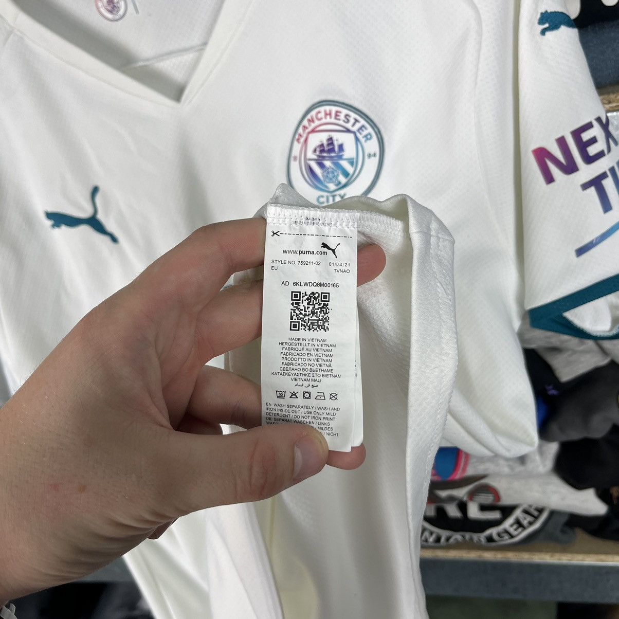 Nike 2021/22 NIKE MANCHESTER CITY AWAY SOCCER JERSEY FOOTBALL SHI Size US L / EU 52-54 / 3 - 7 Thumbnail