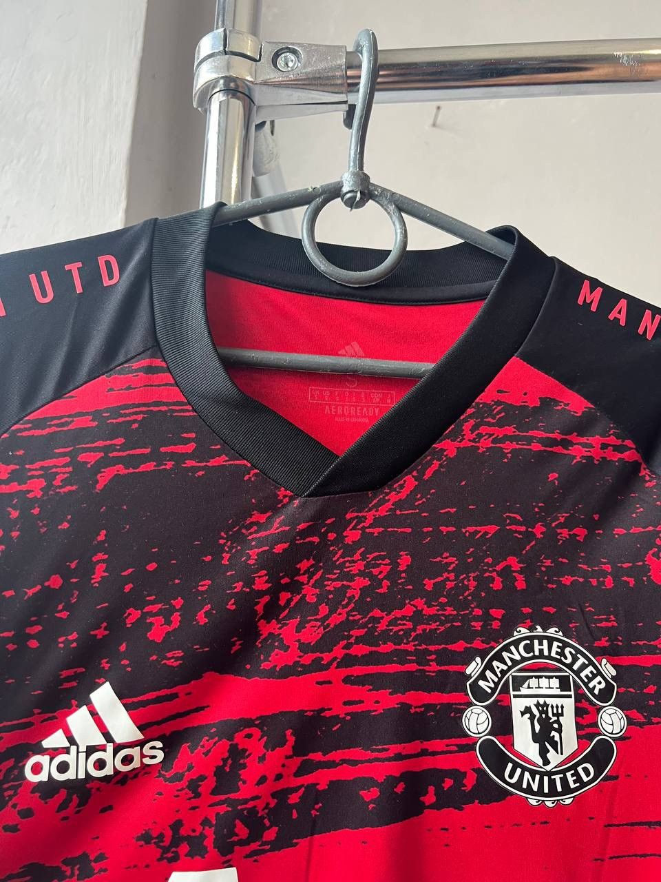 Adidas 2020/21 MANCHESTER UNITED TRAINING SOCCER FOOTBALL JERSEY S Size US S / EU 44-46 / 1 - 4 Thumbnail