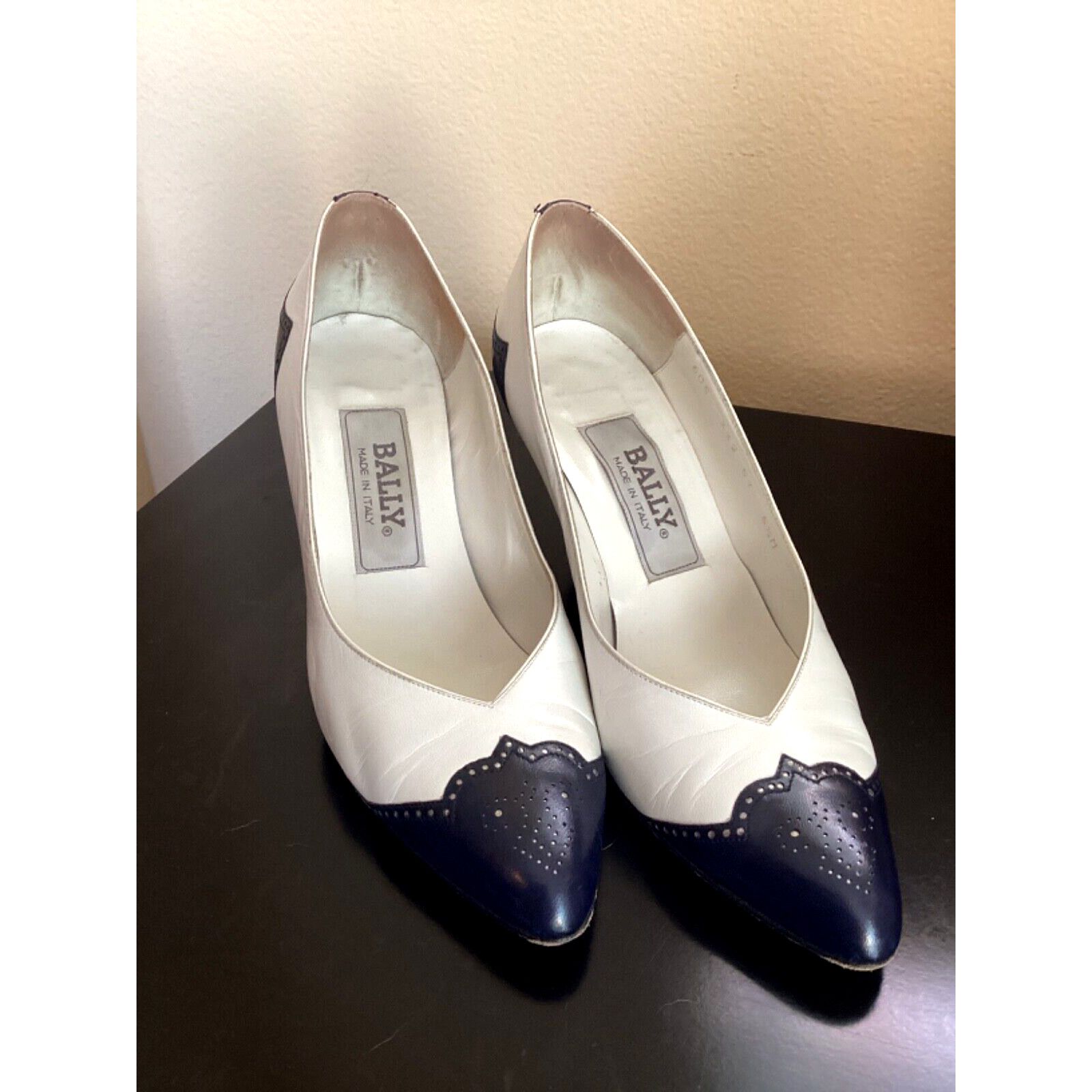 Bally BALLY VINTAGE 80'S LEATHER BLUE & WHITE WING TIP PUMPS - 5.5 Size US 5.5 / IT 35.5 - 4 Thumbnail