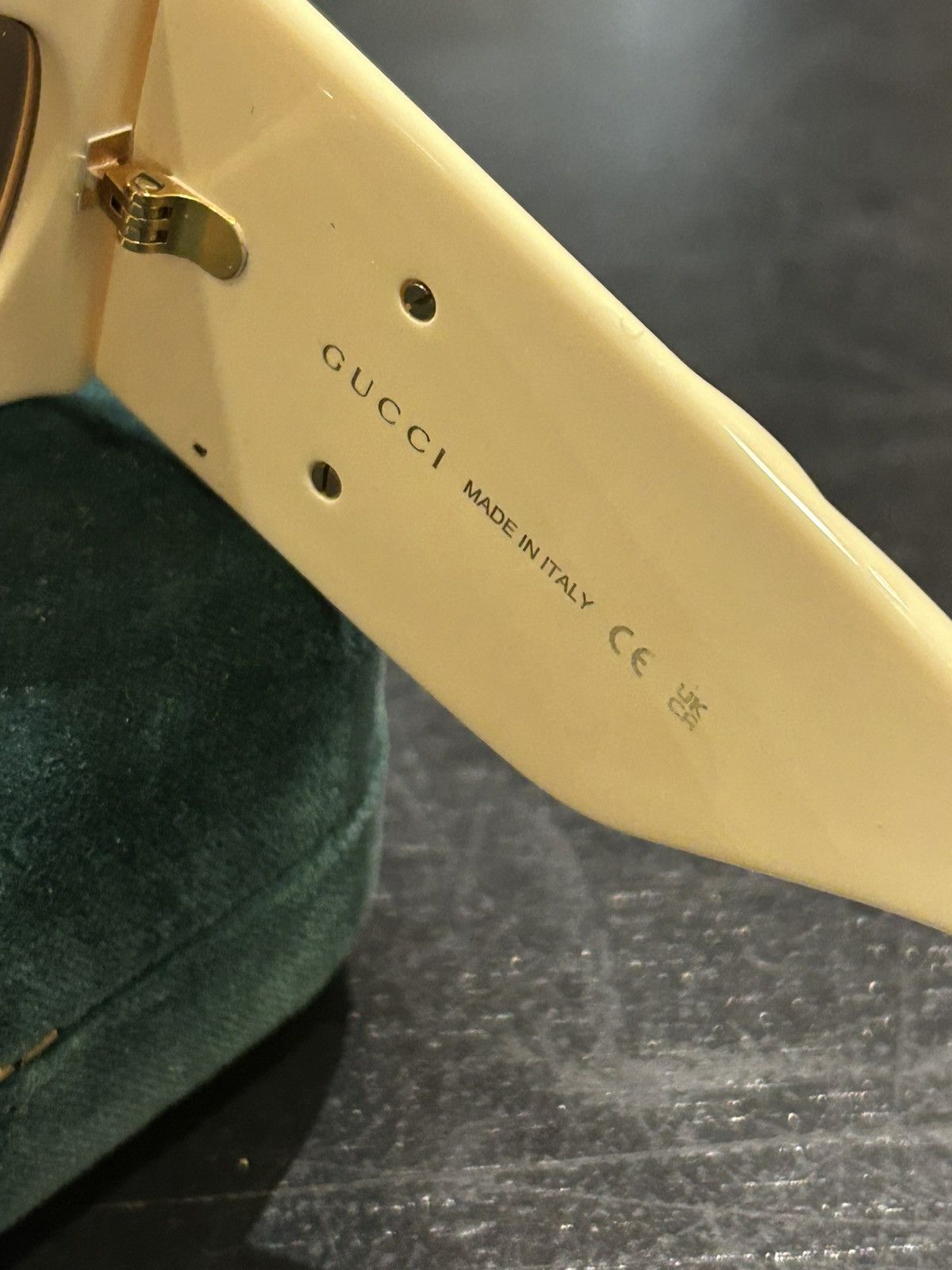 Gucci Gucci Ivory Sunglasses Size ONE SIZE - 8 Thumbnail
