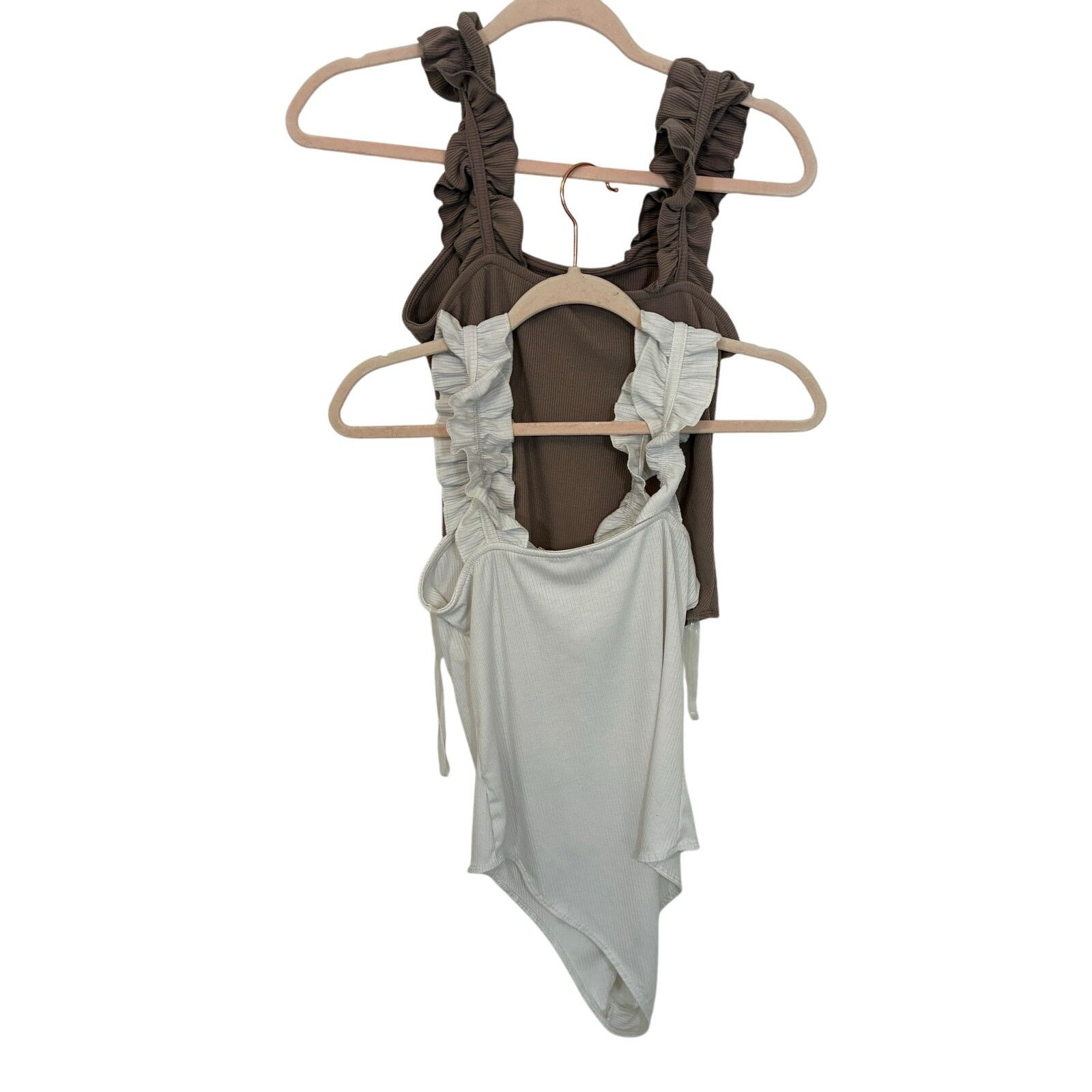 Anthropologie Entro White & Tan Bundle Ribbed Ruffle Sleeveless Bodysuit Size M / US 6-8 / IT 42-44 - 1 Thumbnail