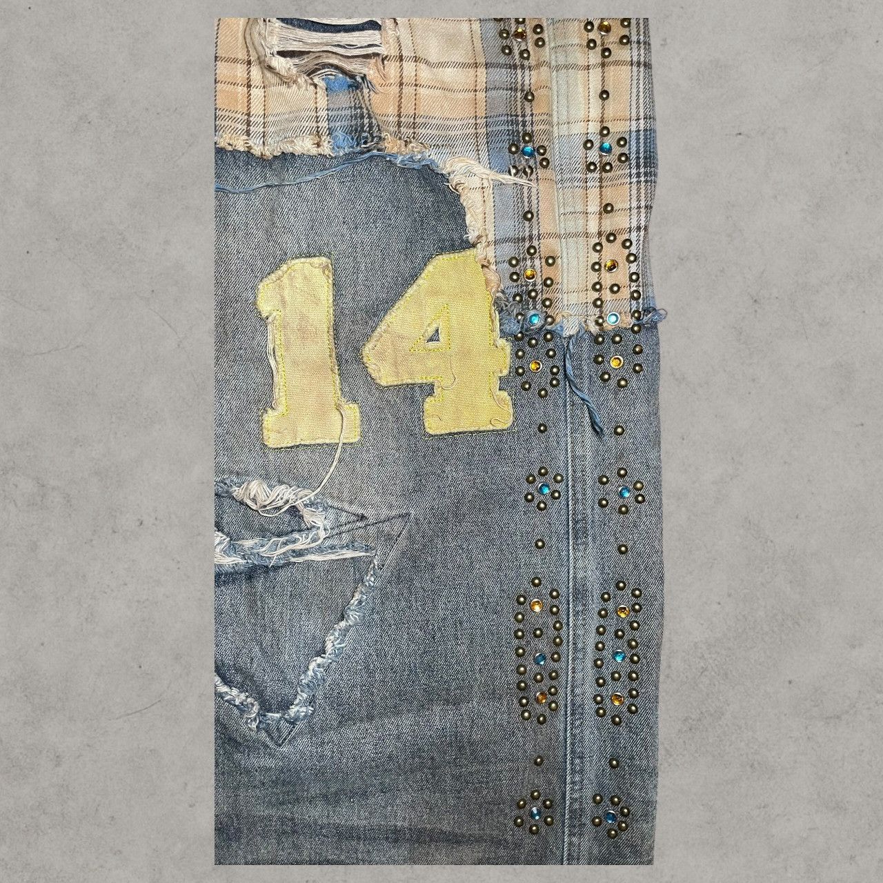 Vale Vale Distressed Worn Plaid Layer Wide Blue Leg Jeans Sz 30 Size US 30 / EU 46 - 4 Thumbnail