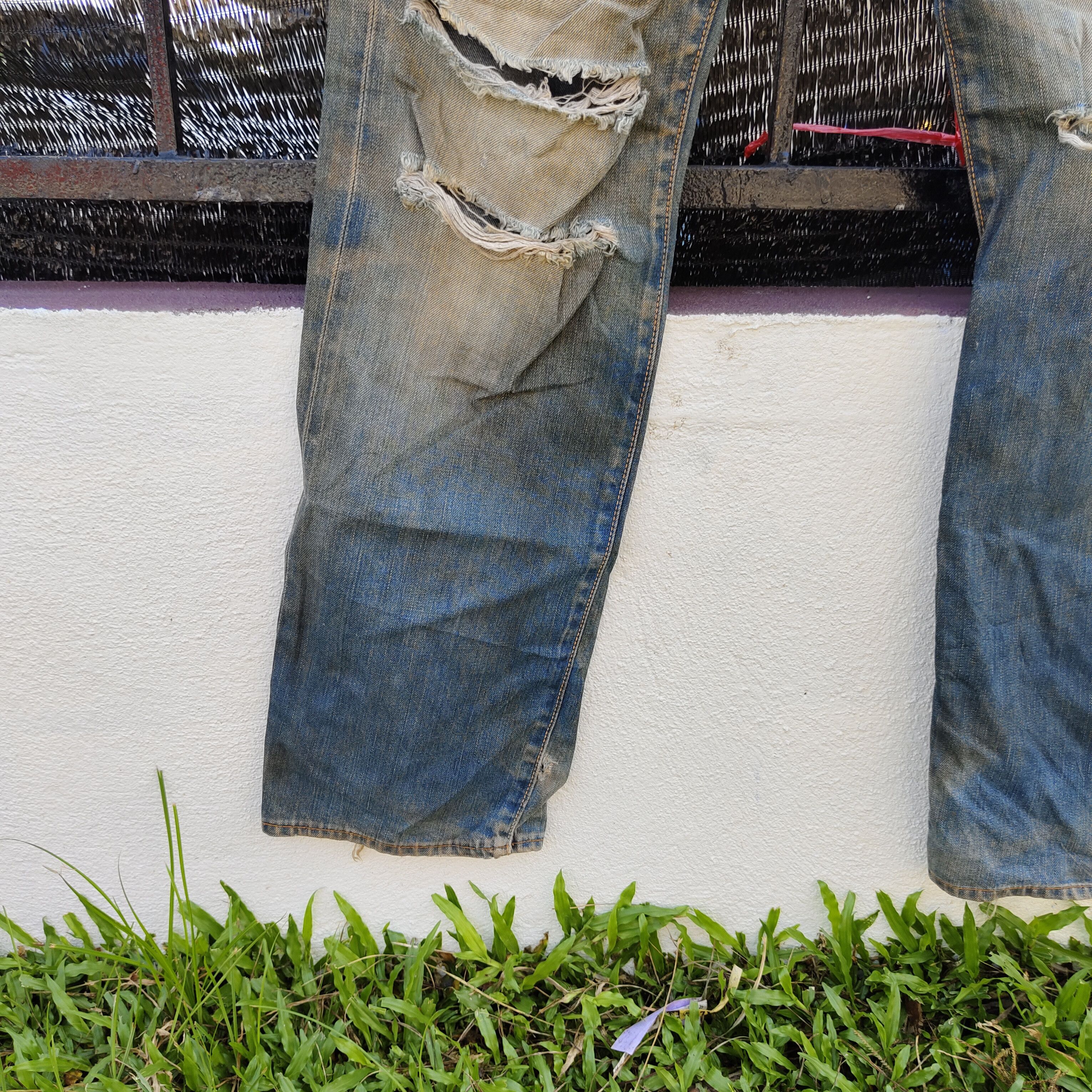 Lee Vintage 90s Lee Cowboy Selvedge Destroyed Jean Size US 30 / EU 46 - 4 Thumbnail