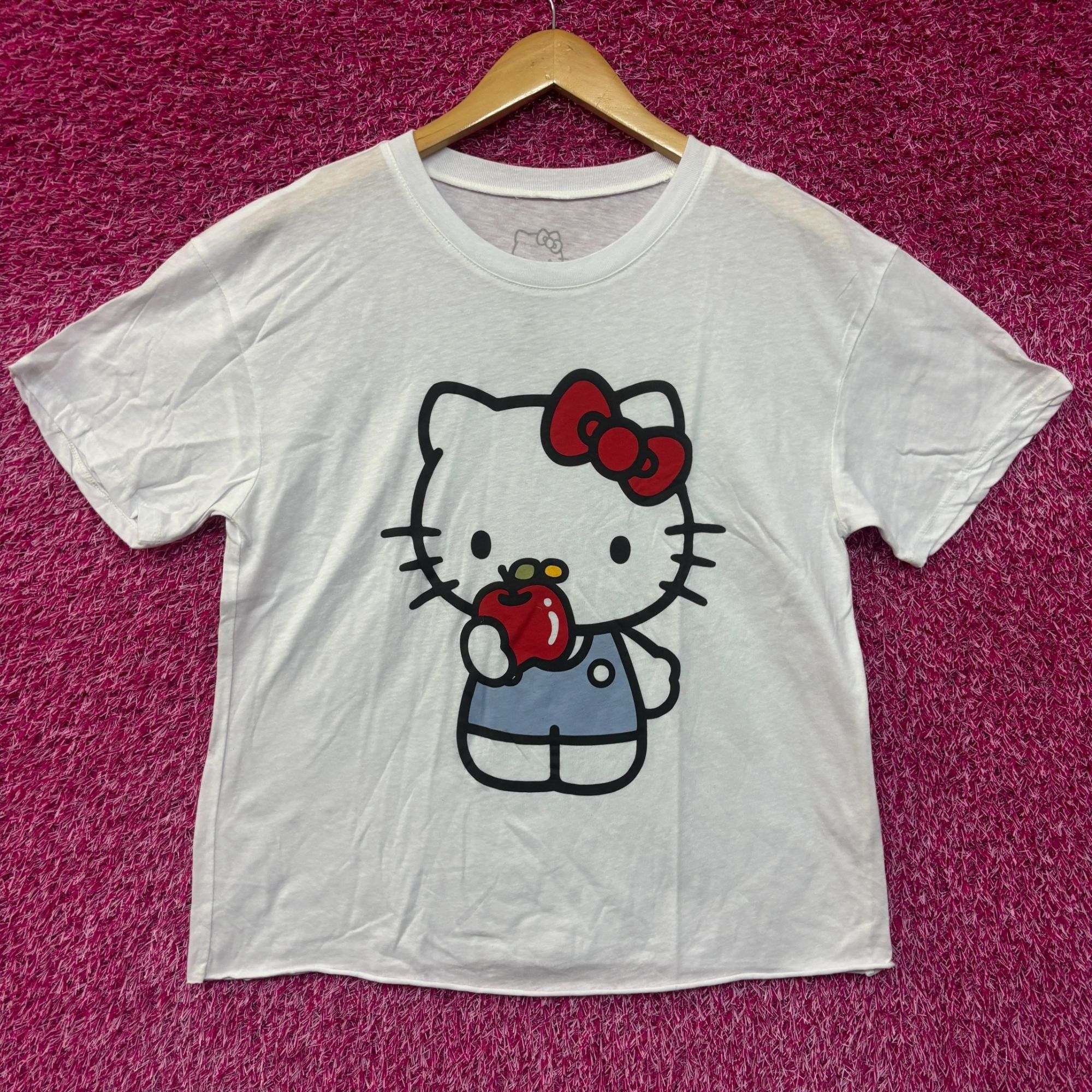 Disney Hello Kitty Apple crop top size medium Size US M / EU 48-50 / 2 - 1 Thumbnail