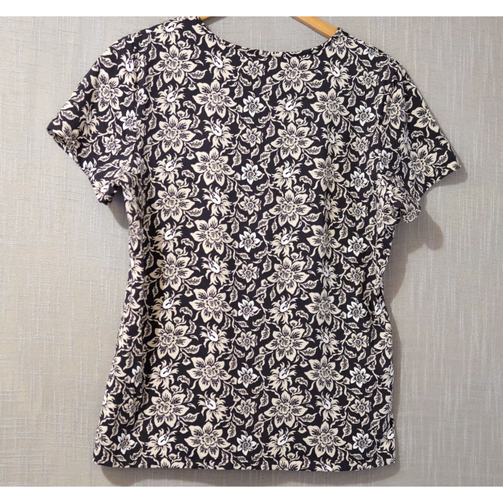 Vintage VINTAGE Covington T-Shirt Floral Short Sleeve Crew Neck Black/White Womens XL #A16-17 Size XL / US 12-14 / IT 48-50 - 5 Thumbnail