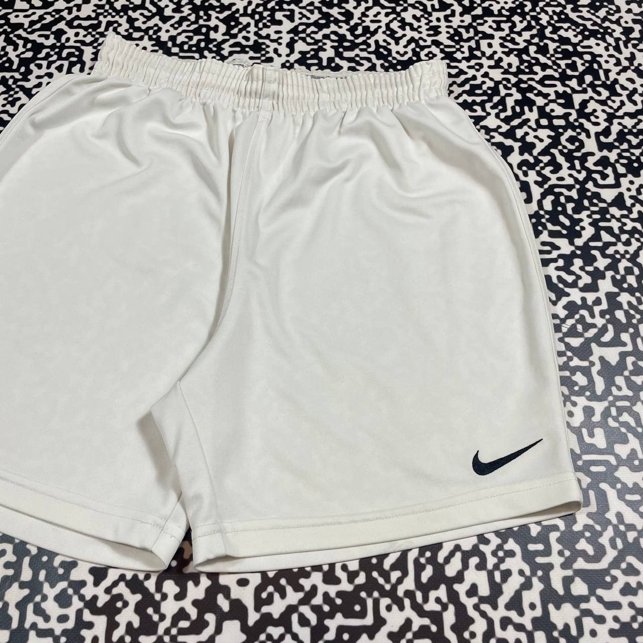 Nike Vintage Y2K Nike Swoosh Logo Sport Retro Shorts 90s Style Size US 30 / EU 46 - 3 Thumbnail