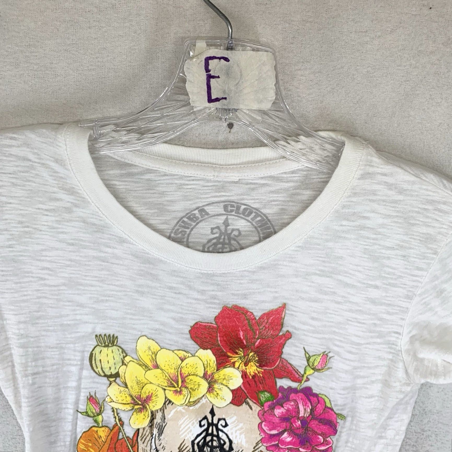 Vintage Women's Y2K Biker Top Medium Cotton Blend Short Sleeve White Bright Flowers Dark Skull Goth Casual Shirt Size M / US 6-8 / IT 42-44 - 4 Thumbnail