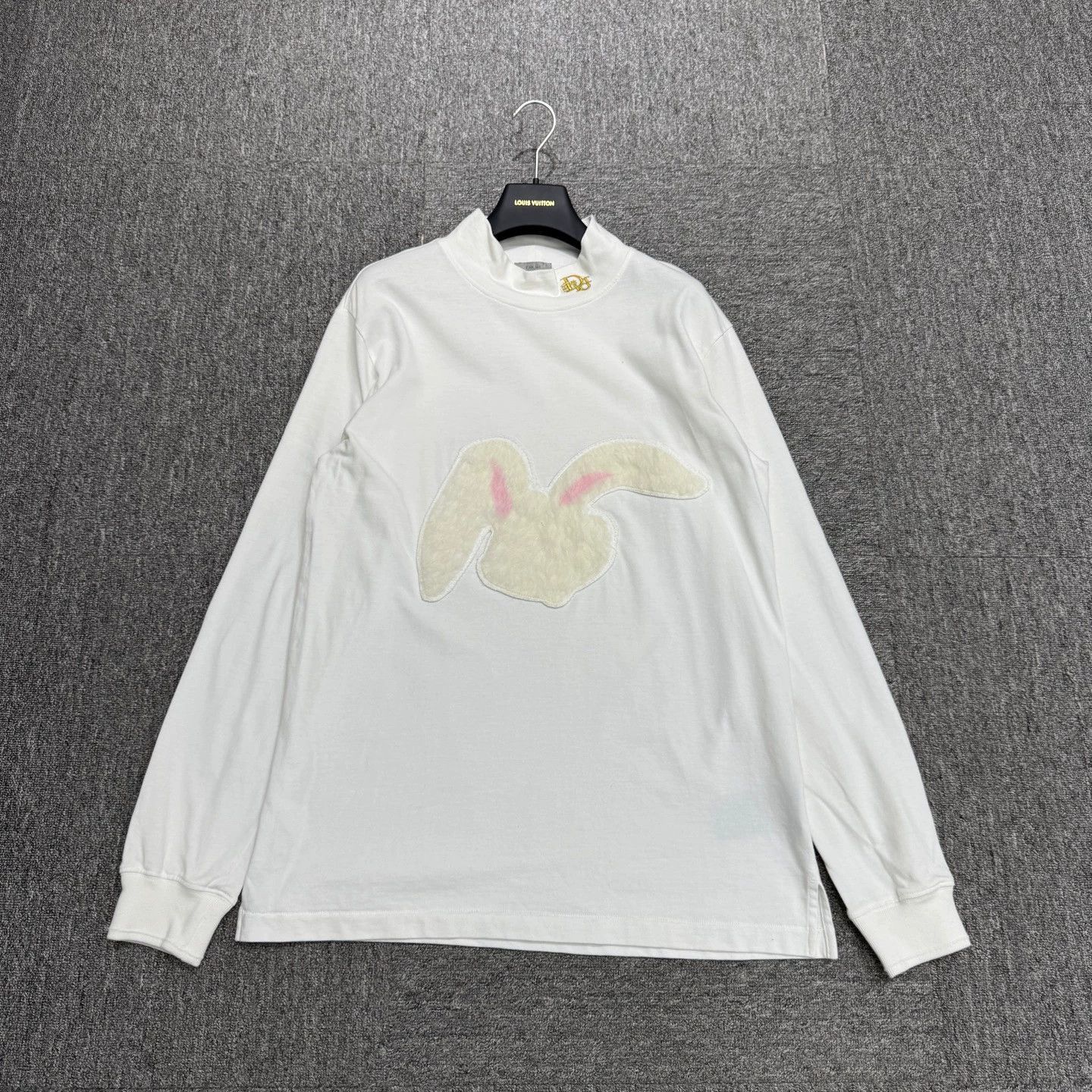 Dior White Long Sleeve Shirt with Rabbit Ear Design Size US S / EU 44-46 / 1 - 1 Thumbnail