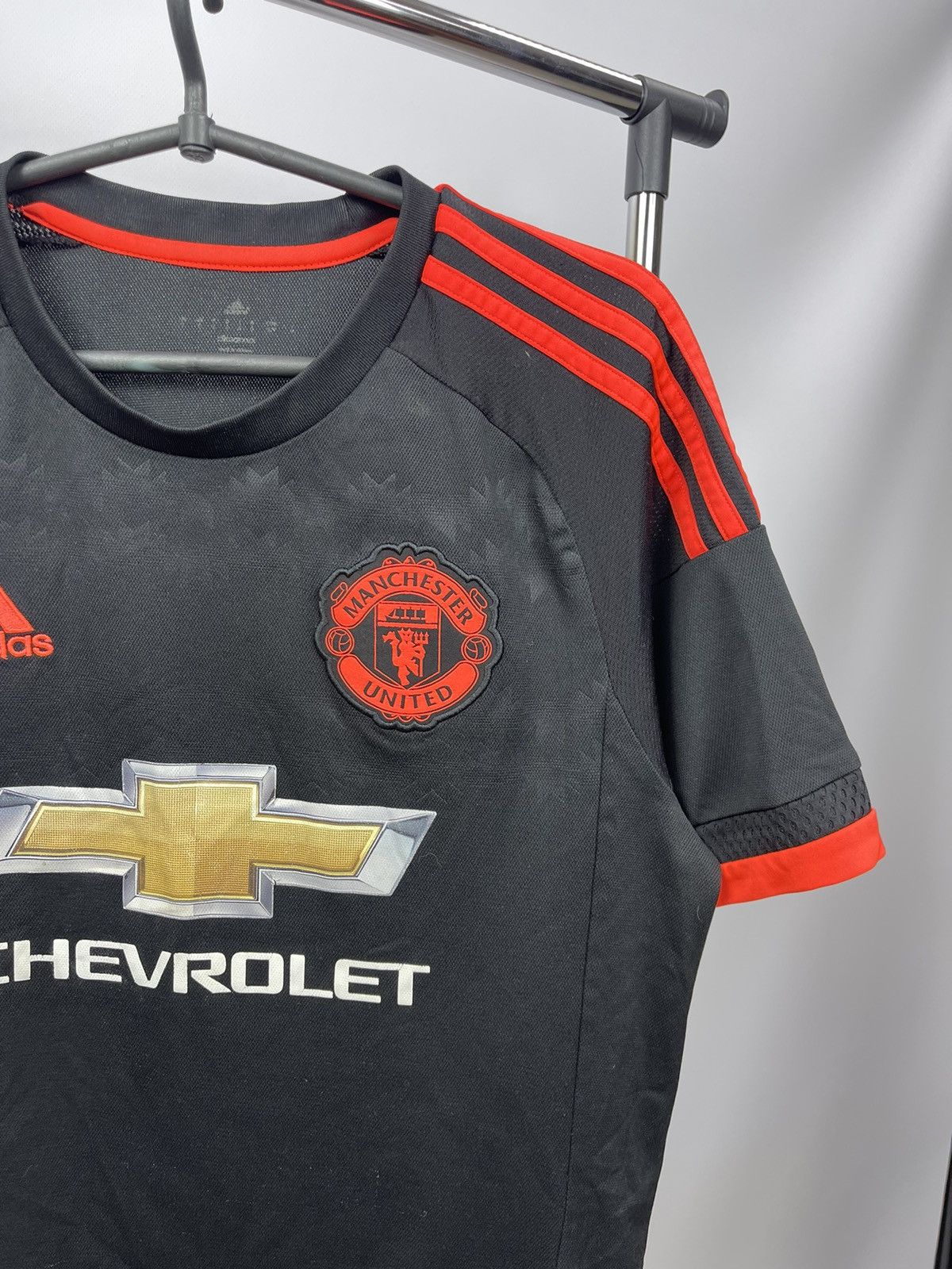 Adidas ADIDAS MANCHESTER UNITED 2015/2016 SIZE S THIRD FOOTBALL Size US S / EU 44-46 / 1 - 2 Thumbnail
