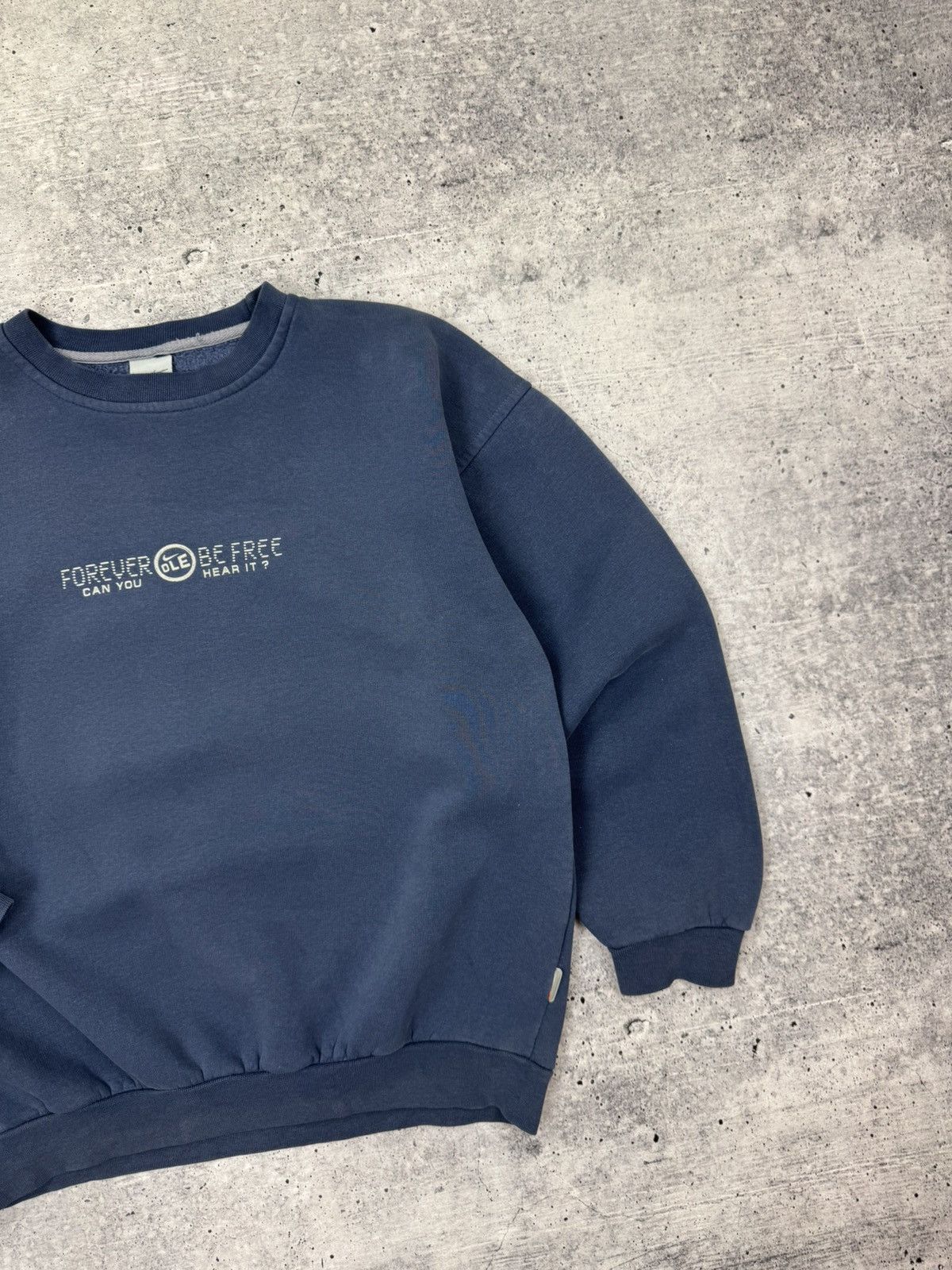 Nike Vintage Nike Central Big Reflective Logo Y2K Sweatshirt M Size US M / EU 48-50 / 2 - 5 Thumbnail