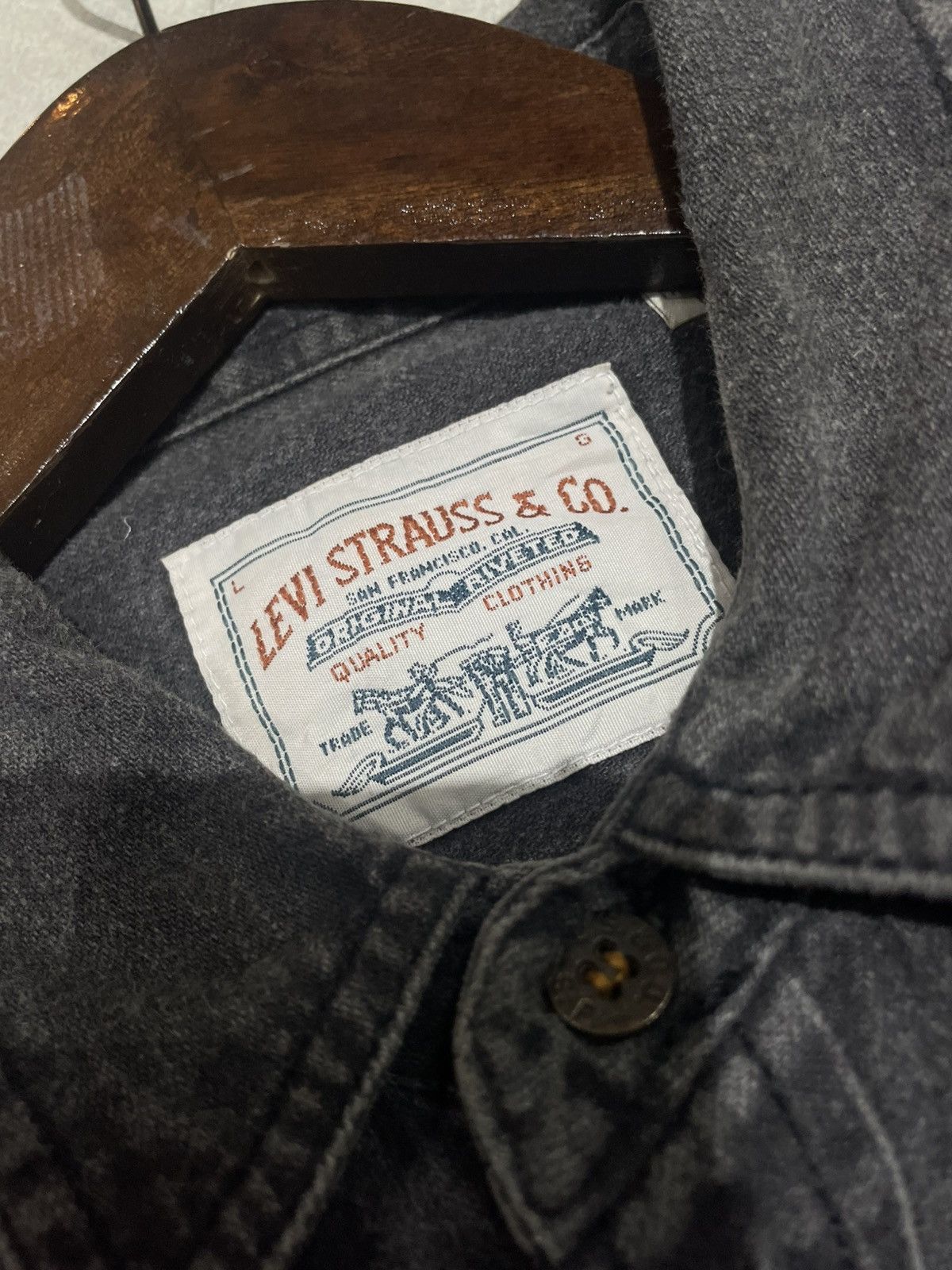 Levi's Vintage Clothing VTG 90s Levi’s Orange Tab Denim Shirt | Faded Charcoal Size US L / EU 52-54 / 3 - 4 Thumbnail