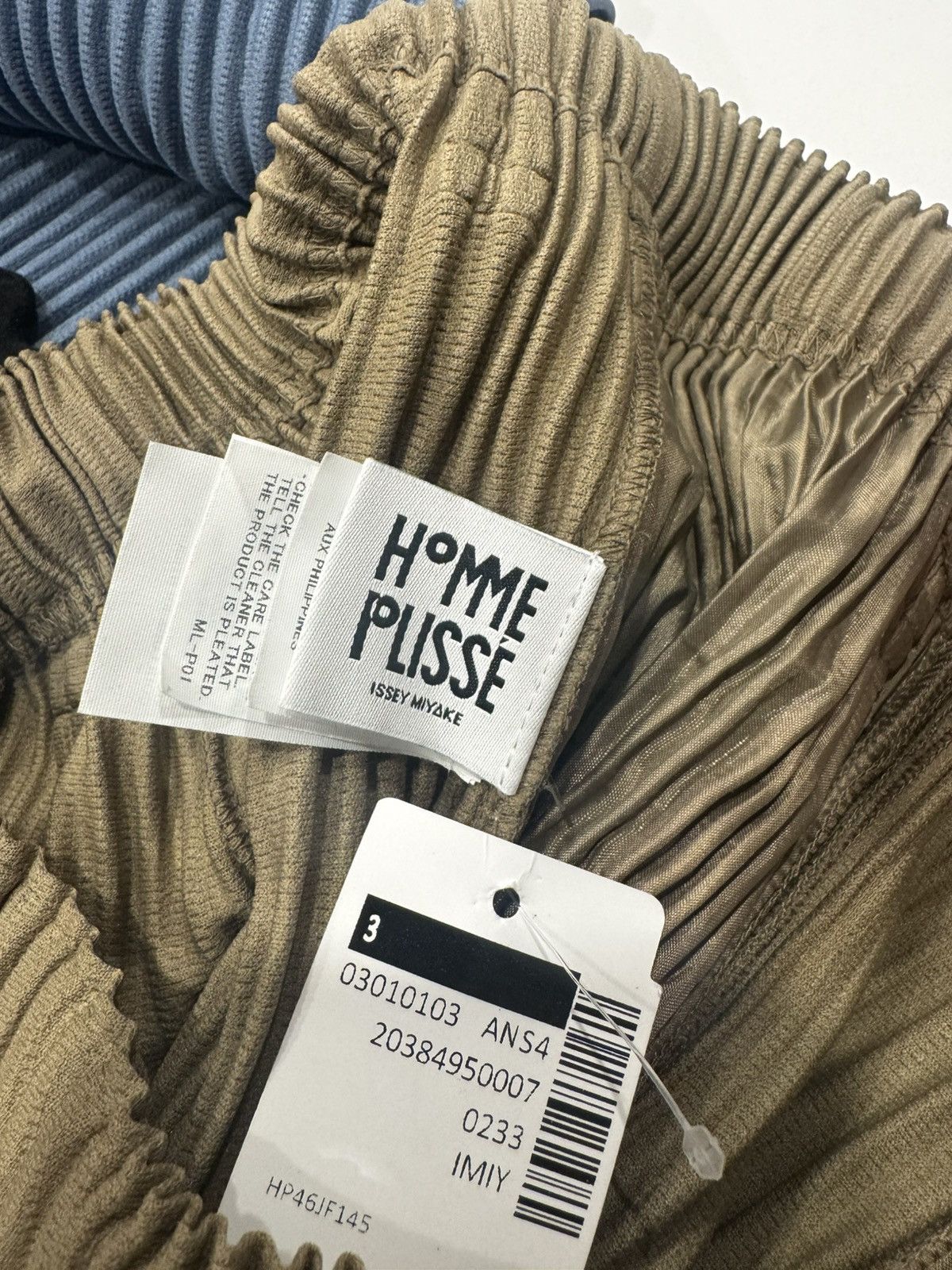 Homme Plisse Issey Miyake HOMME PLISSE ISSEY MIYAKE Solid Pleats Pants Size US 34 / EU 50 - 3 Thumbnail