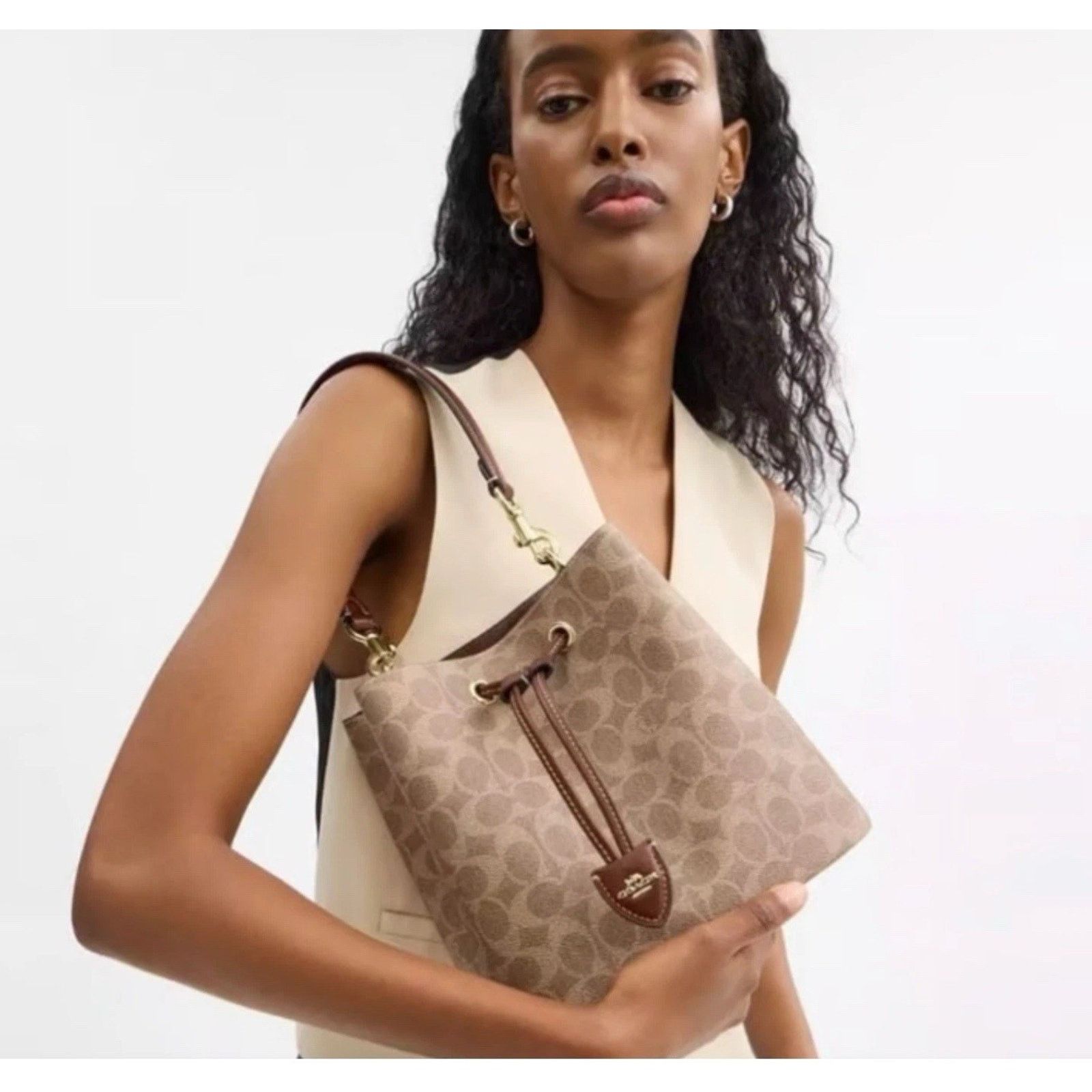Coach NWT Coach Rowan Bucket Bag Signature Canvas CBH07 Tan Brown Size ONE SIZE - 5 Thumbnail