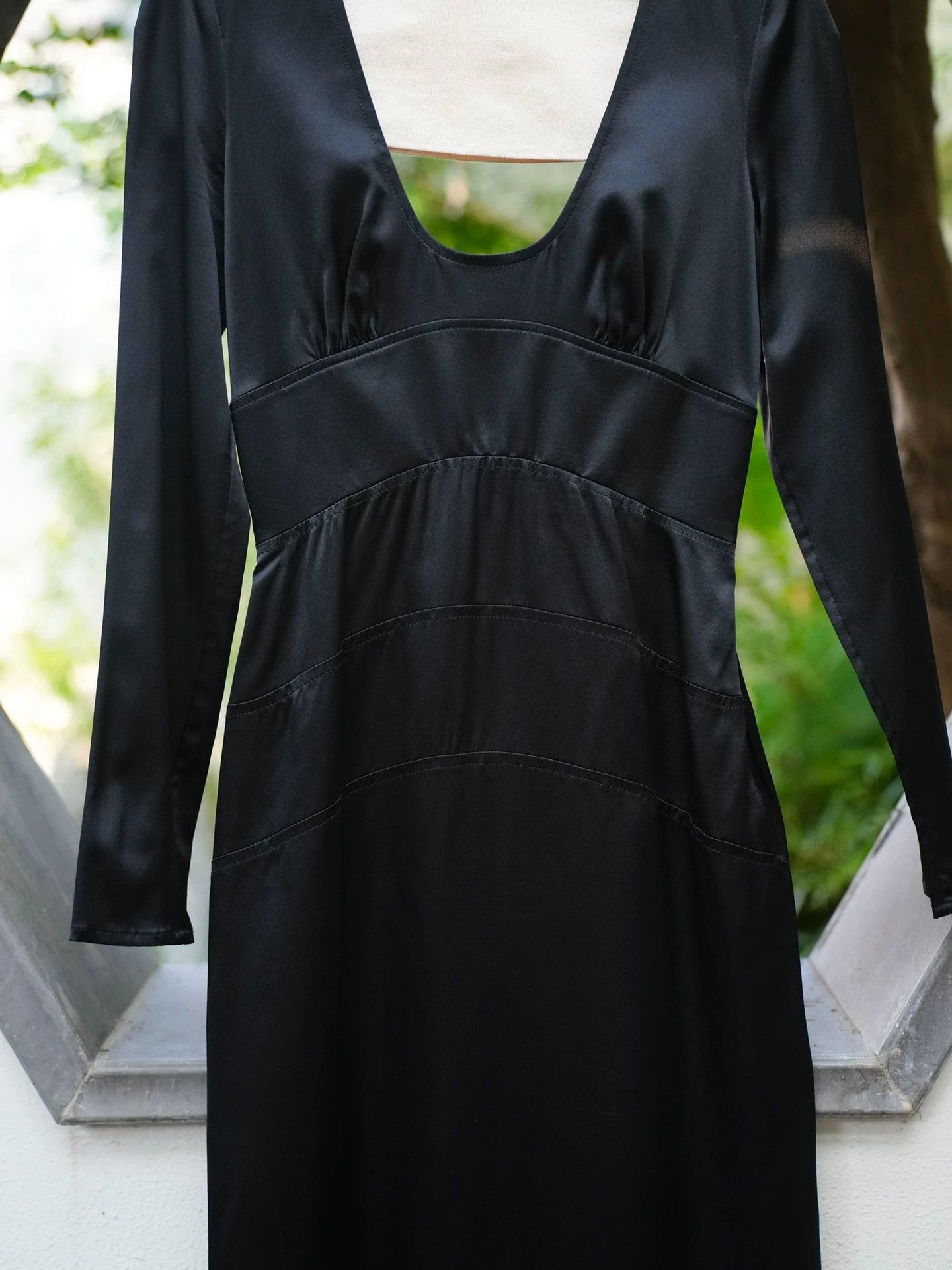 Versace Versace Vintage Silk Satin Backless Cross-Tie Dress (40/S, Black) Size S / US 4 / IT 40 - 9 Thumbnail