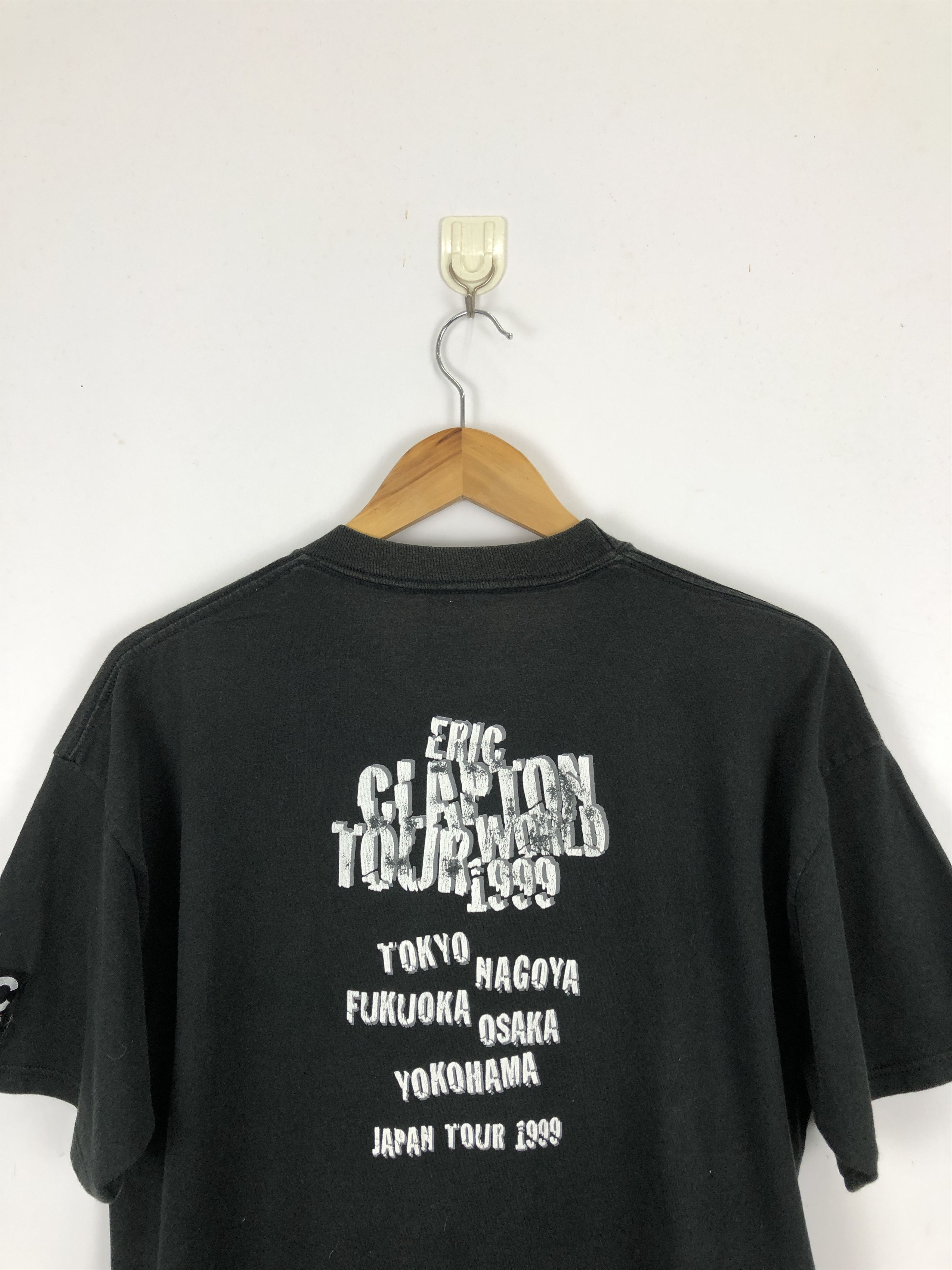 Band Tees × Vintage 90s Vintage Eric Clapton Japan Tour 1999 T Shirt TA0467 Size US L / EU 52-54 / 3 - 4 Thumbnail