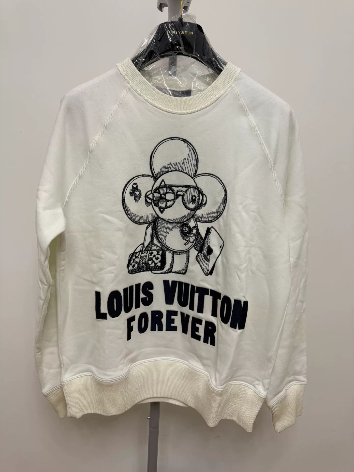 Louis Vuitton Louis Vuitton Sunflower Embroidered Sweatshirt Size US L / EU 52-54 / 3 - 1 Thumbnail