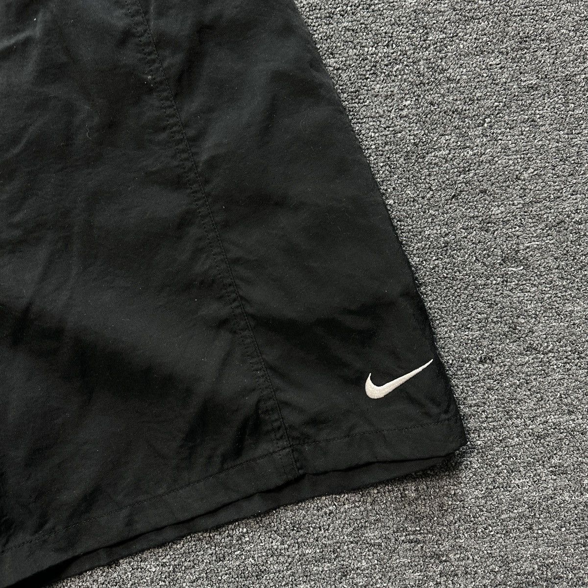 Vintage Vintage Nike Nylon Shorts Size US 34 / EU 50 - 3 Thumbnail