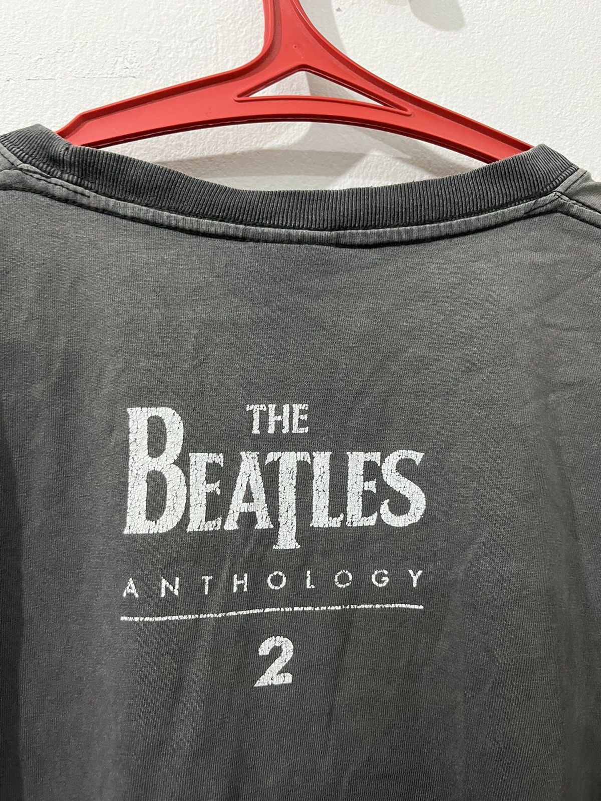 Rap Tees 💥Perfectly Sunfaded Vtg The Beatles Anthology 2 Bootleg Tee Size US M / EU 48-50 / 2 - 7 Thumbnail