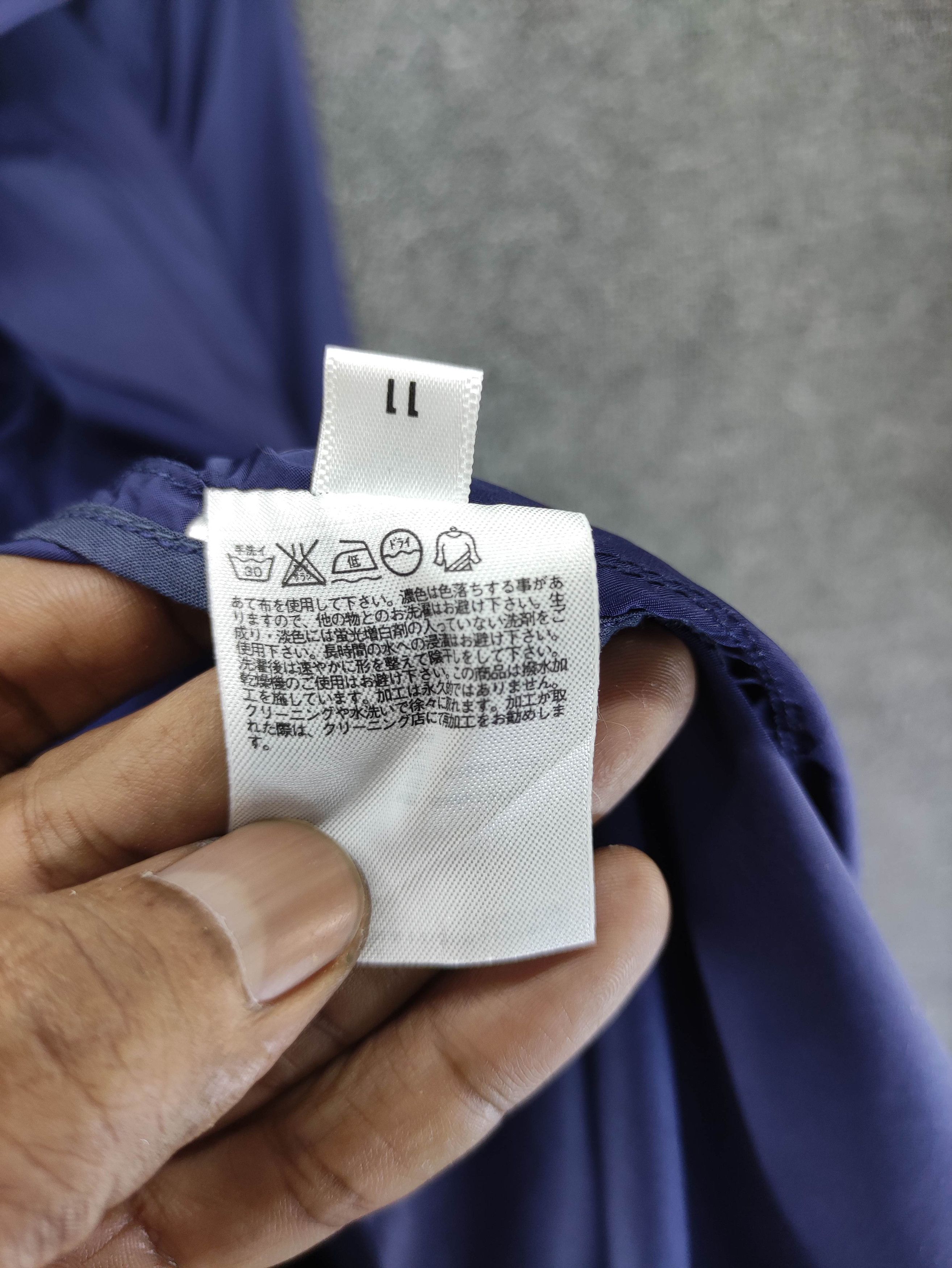 Uniqlo Uniqlo Nylon Windbreaker Long Jacket Button Up Size L / US 10 / IT 46 - 7 Thumbnail
