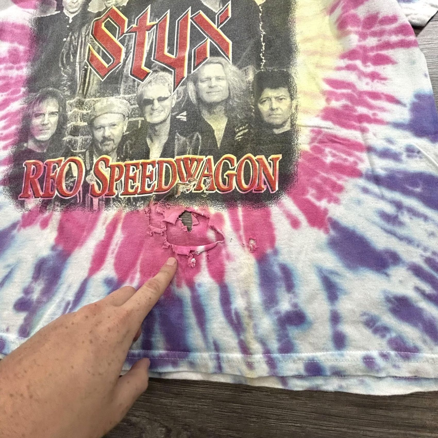 Hanes VINTAGE Styx REO Speedwagon Shirt Mens L Tie Dye Rock Band Tour 2000s Thrashed Size US L / EU 52-54 / 3 - 3 Thumbnail