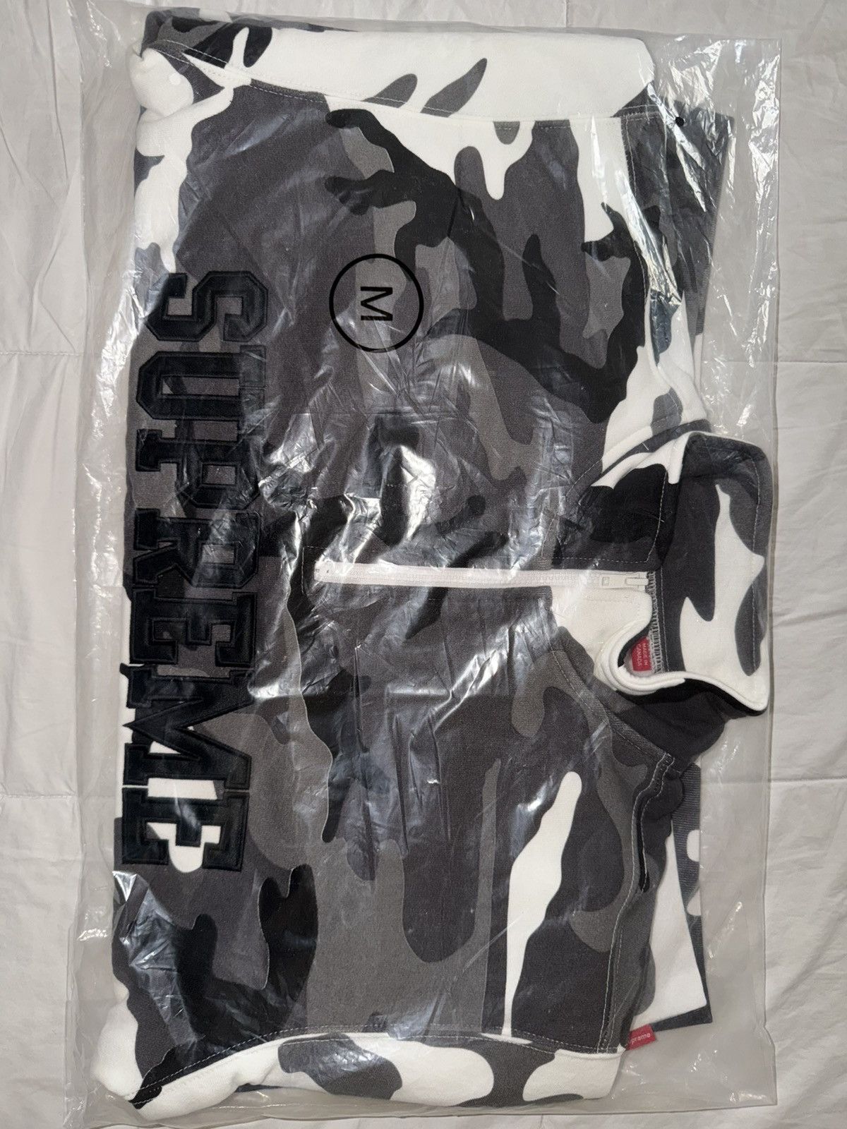 Supreme Supreme shop flag Seoul half zip pullover snow camo (medium) Size US M / EU 48-50 / 2 - 10 Thumbnail