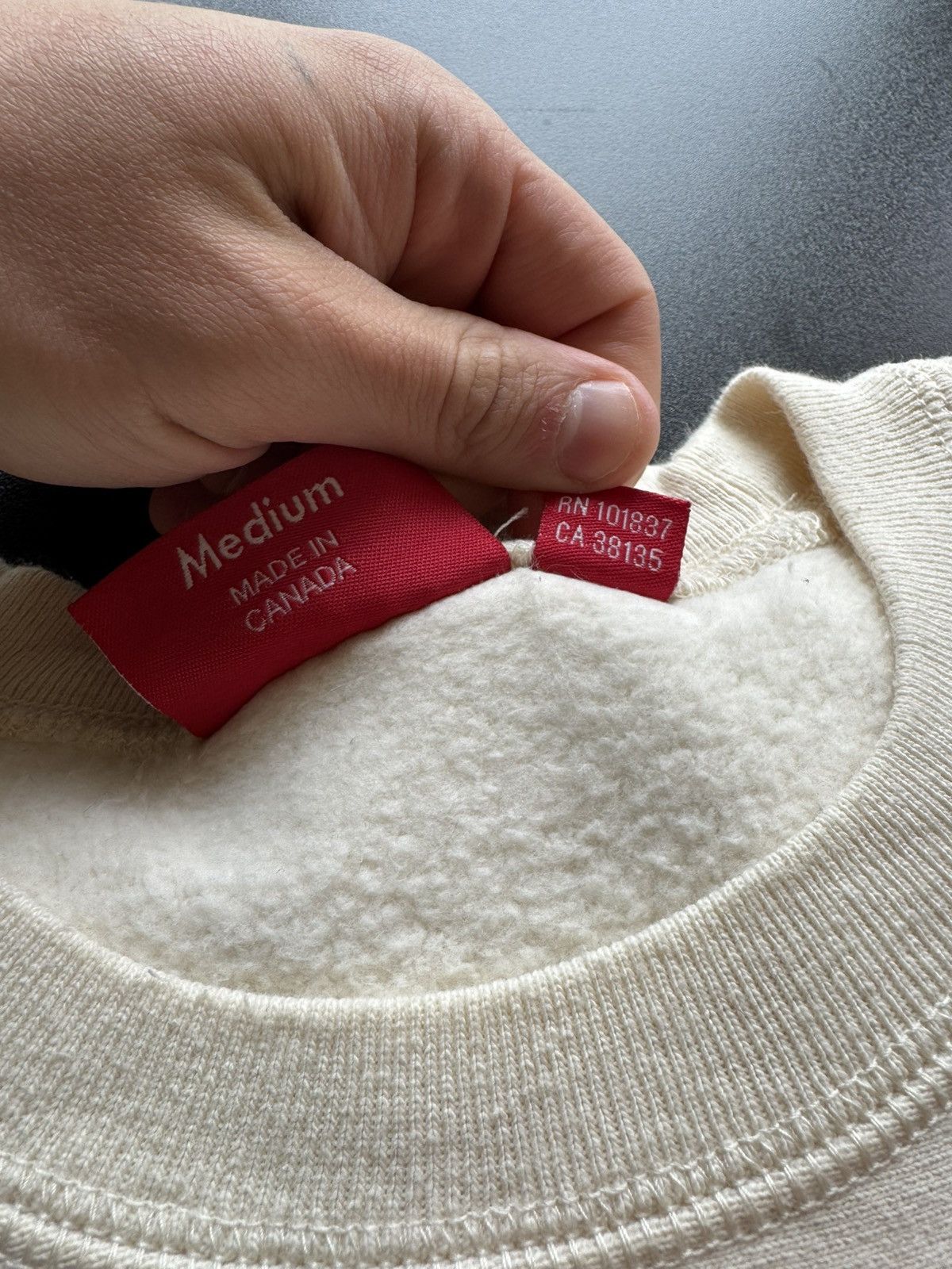 Supreme ‘18 Natural Box Logo Crewneck Size US M / EU 48-50 / 2 - 2 Thumbnail