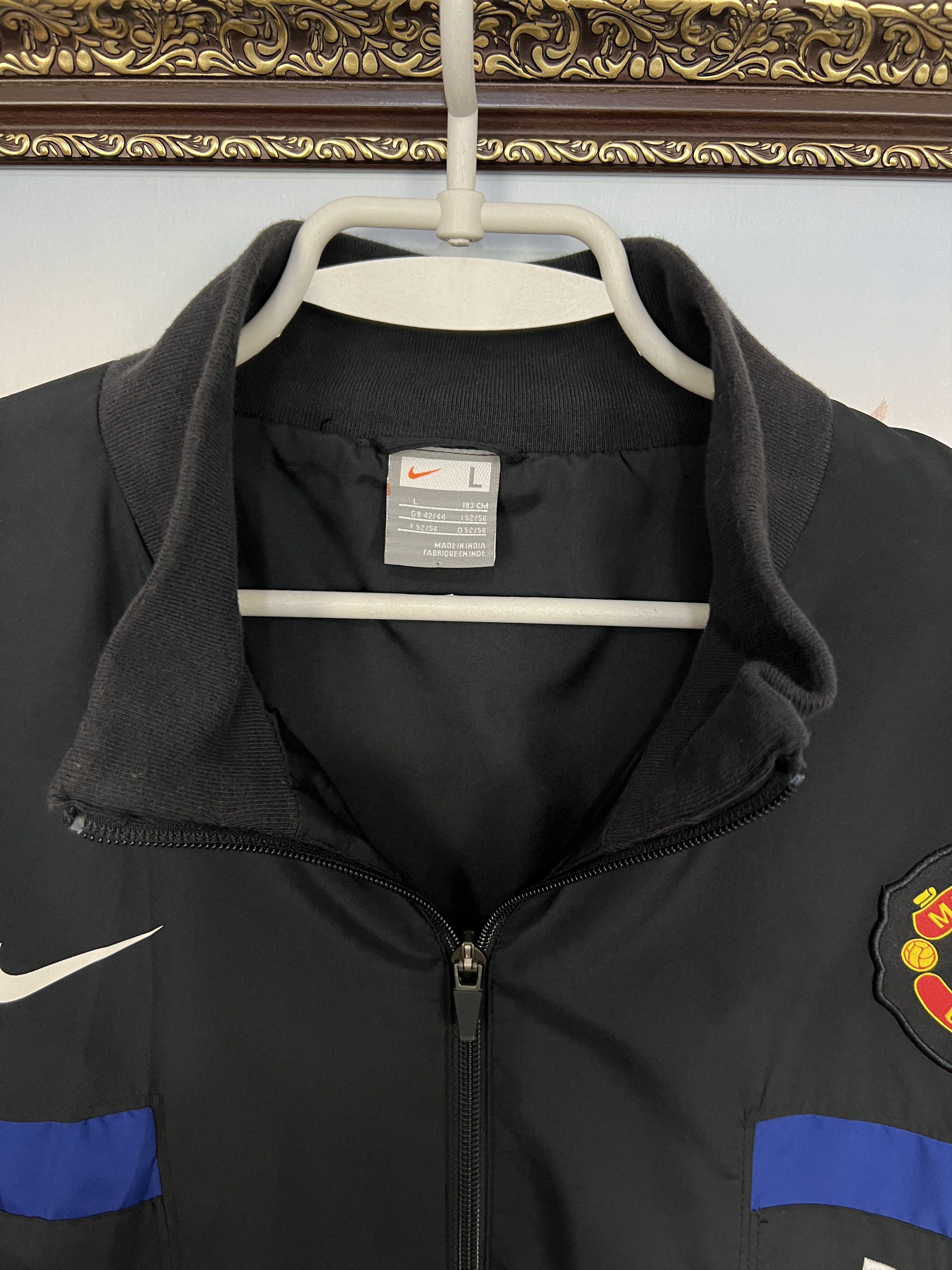 Nike Vintage Nike Manchester United Football Soccer AIG Jacket Size US L / EU 52-54 / 3 - 6 Thumbnail