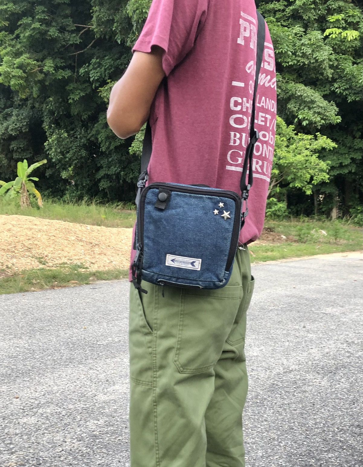 HOLLYWOOD RANCH MARKET DENIM SLINGBAG BY CASE LOGIC X HR MARKET Size ONE SIZE - 2 Thumbnail