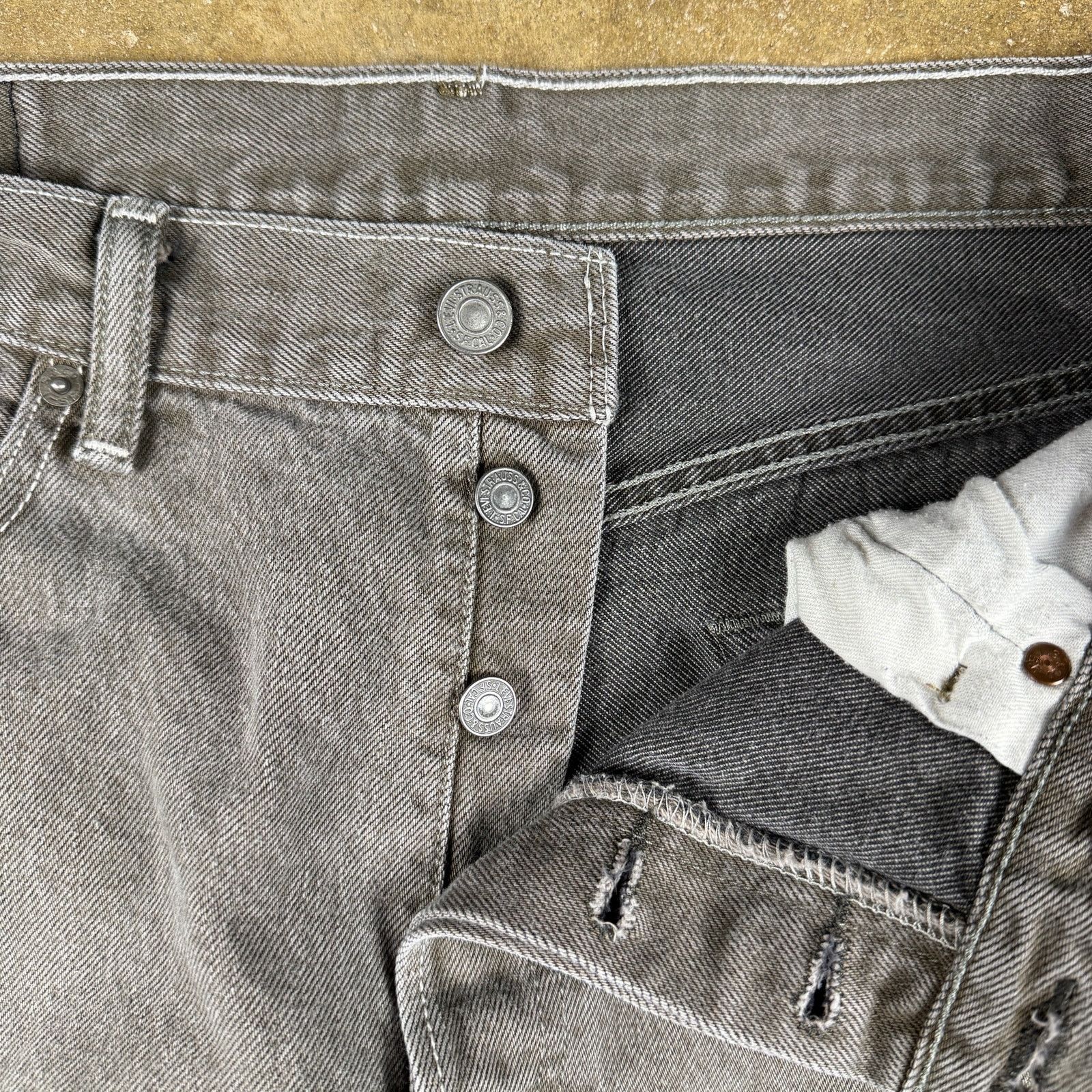 Levi's Y2K Levi’s 501XX Button Fly Jeans Men’s 33x29 Grey Size US 33 - 3 Thumbnail