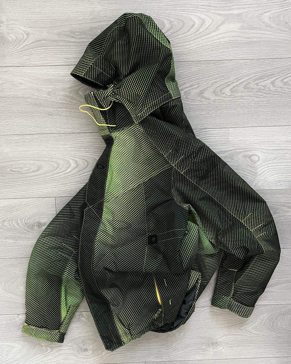 Oakley FW2010 Magnetic Hood 3D Holographic Print Waterproof Jacket Size US M / EU 48-50 / 2 - 9 Thumbnail