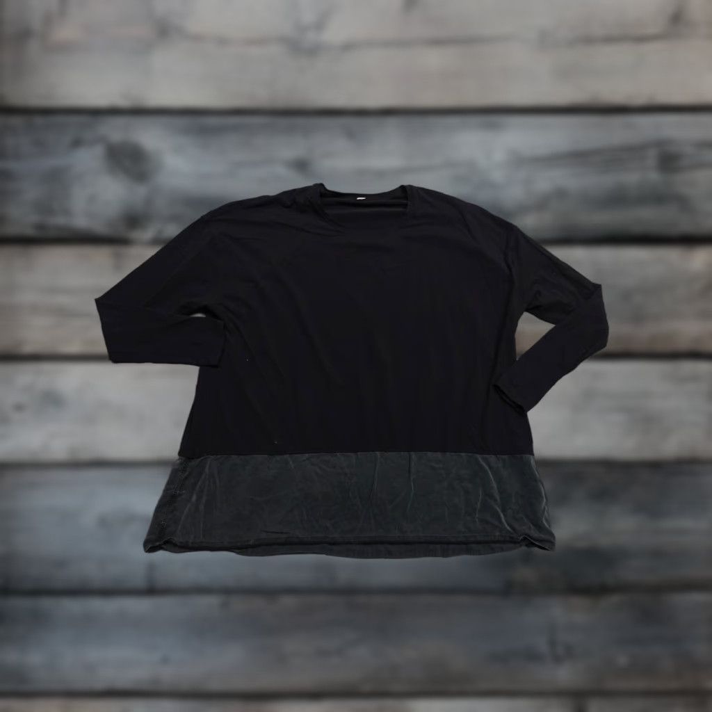 Lululemon Lululemon Shirt Womens 8 Black Colorblock Tunic Long Sleeve Crew Neck Relaxed Fit Size M / US 6-8 / IT 42-44 - 1 Thumbnail