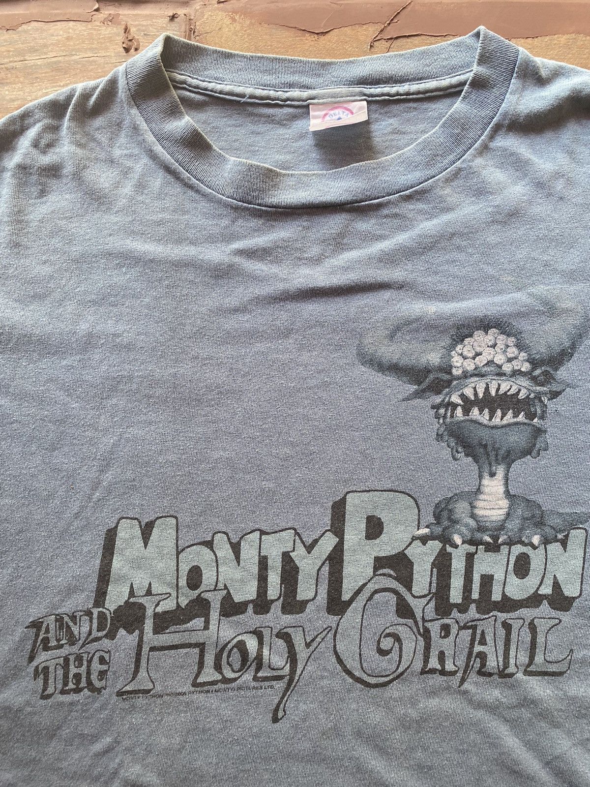 Vintage Vintage 2005 Monty Python Abe The Holy Grail T Shirts Size US L / EU 52-54 / 3 - 2 Thumbnail