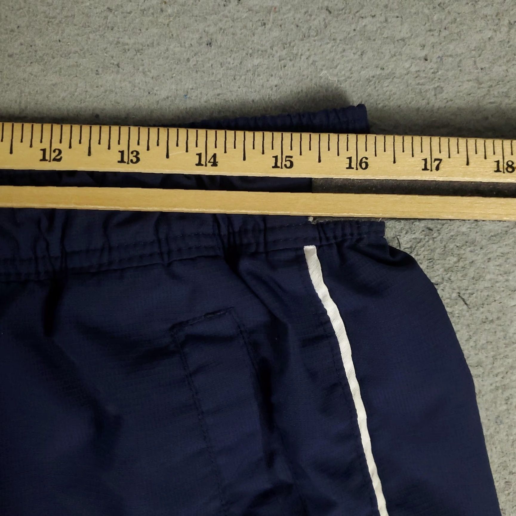 Nike VINTAGE Nike Pants Mens 2XL Navy Blue Nylon Windbreaker Athletic Logo Size US 39 - 5 Thumbnail